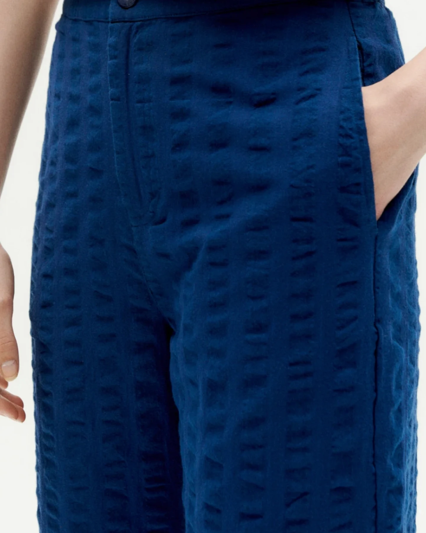 Hose Mariam Seersucker Big Blue – Ansicht 4
