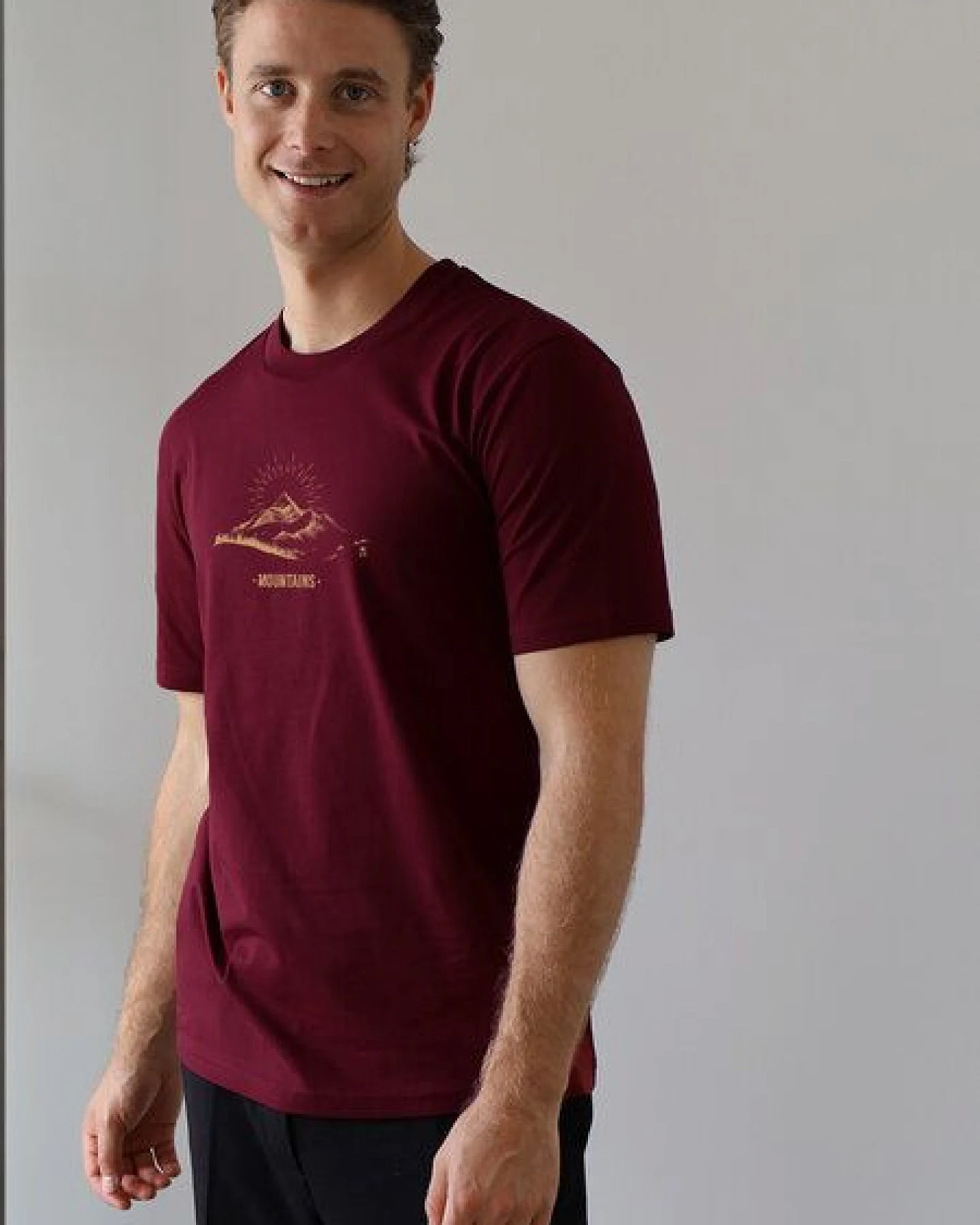 Kultgut Artdesign- Biofair Shirt / Hand Drawn Mountains – Ansicht 2