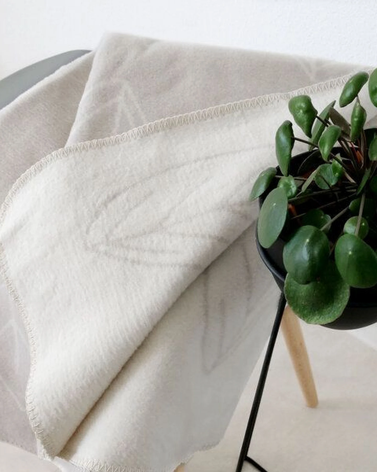 RIEMA Germany flauschige Kuscheldecke aus weicher Bio-Baumwolle BENTE - Made in Germany – Ansicht 4