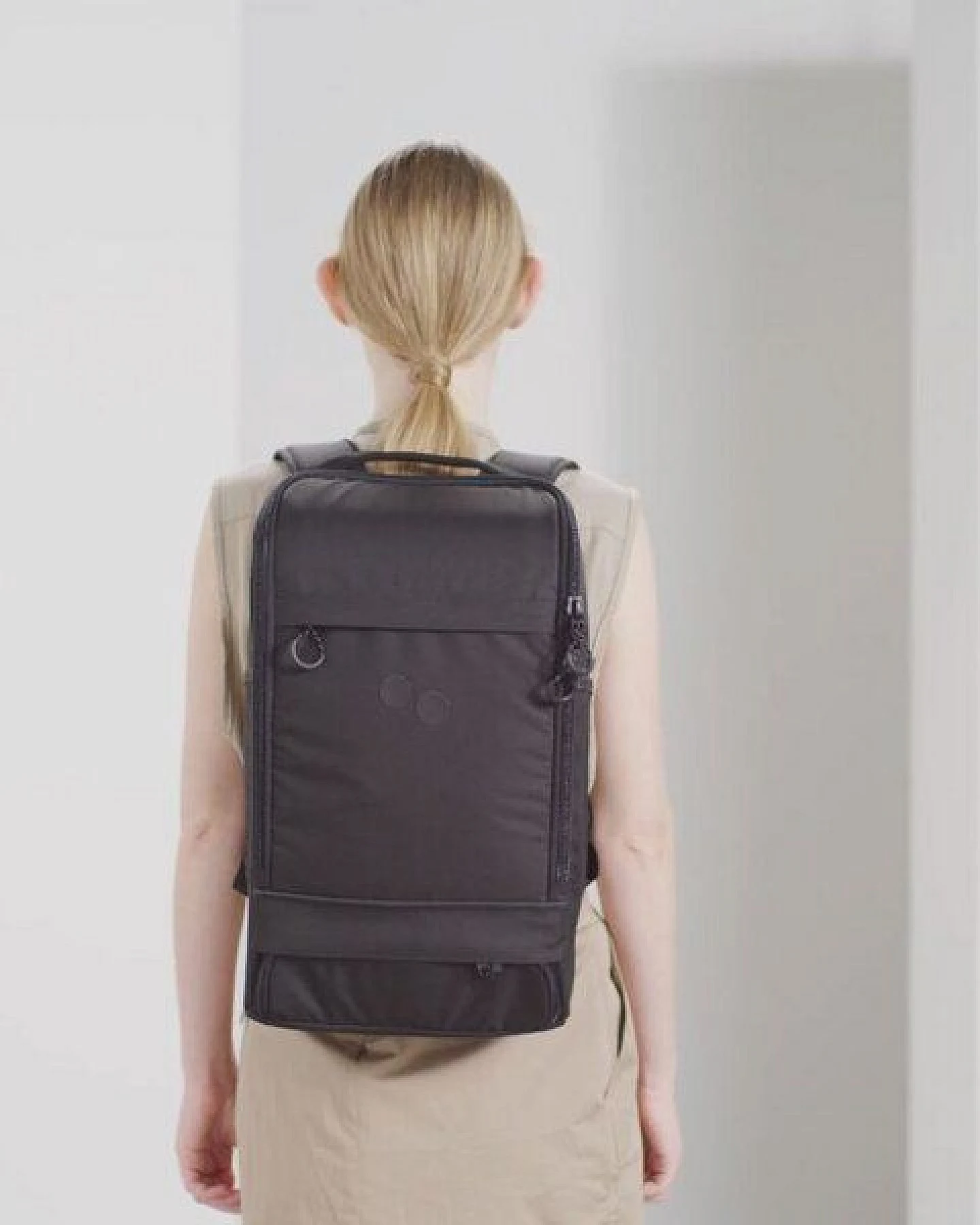 pinqponq Rucksack - Cubik Medium - aus recyceltem Polyester – Ansicht 3