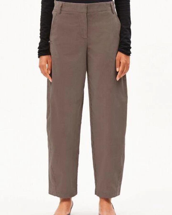 Produktseite: ARMEDANGELS BARREL CORDUROY Damen Cordhose aus Bio-Baumwoll Mix