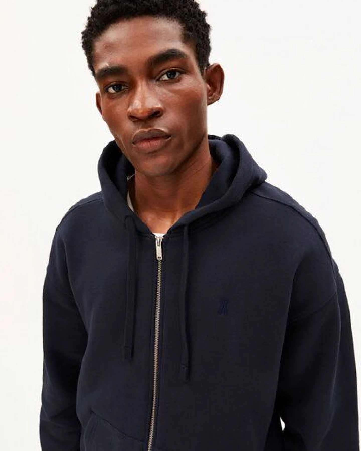 ARMEDANGELS ICONIC Å SAROMIAAN Herren Sweatjacke aus Bio-Baumwolle – Ansicht 3
