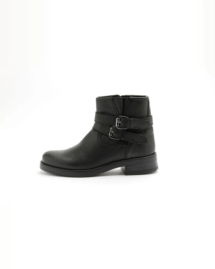 Susanna Black 40