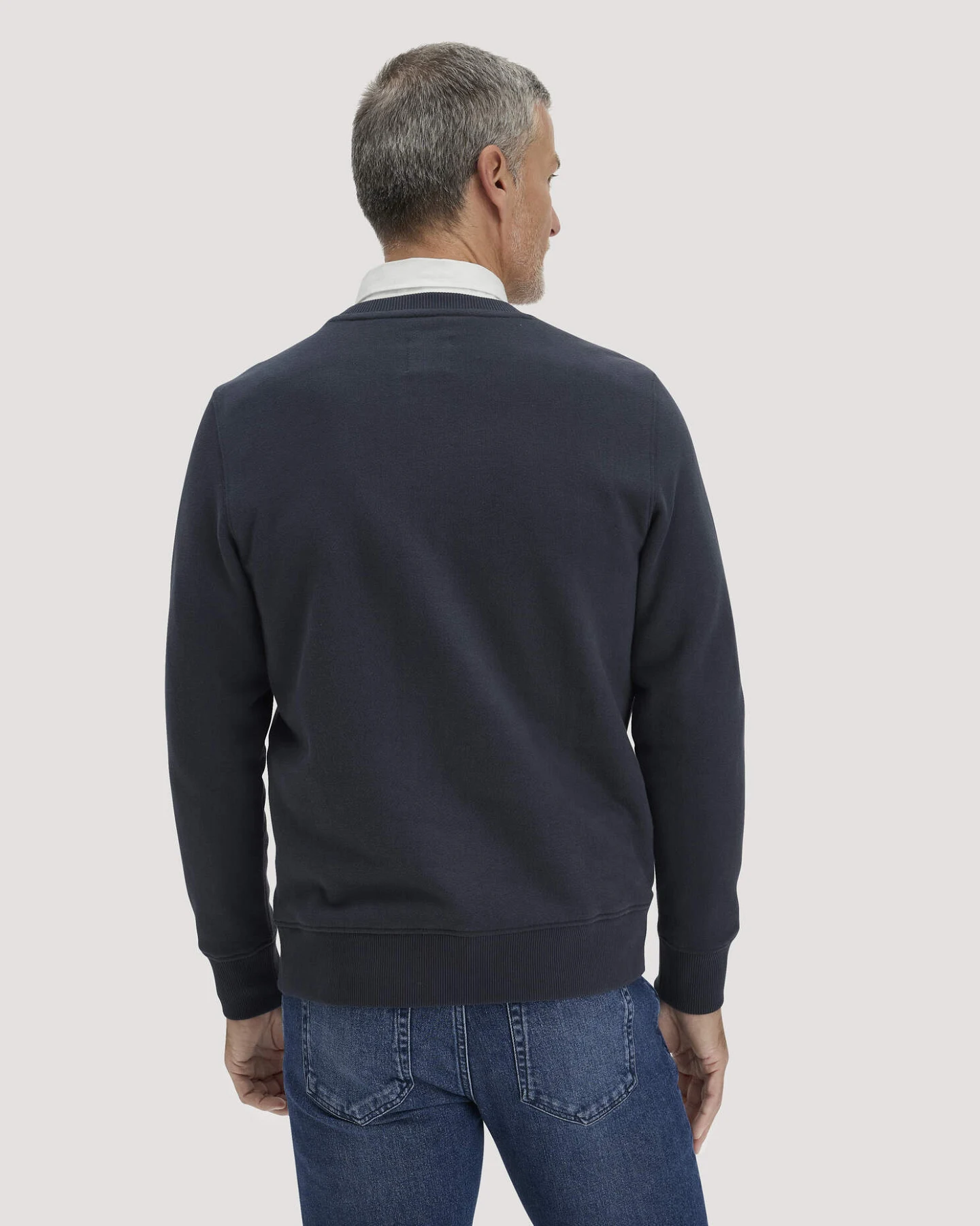hessnatur Herren Sweatshirt Regular BETTERRECYCLING aus Bio-Baumwolle - blau - Größe XL – Ansicht 3