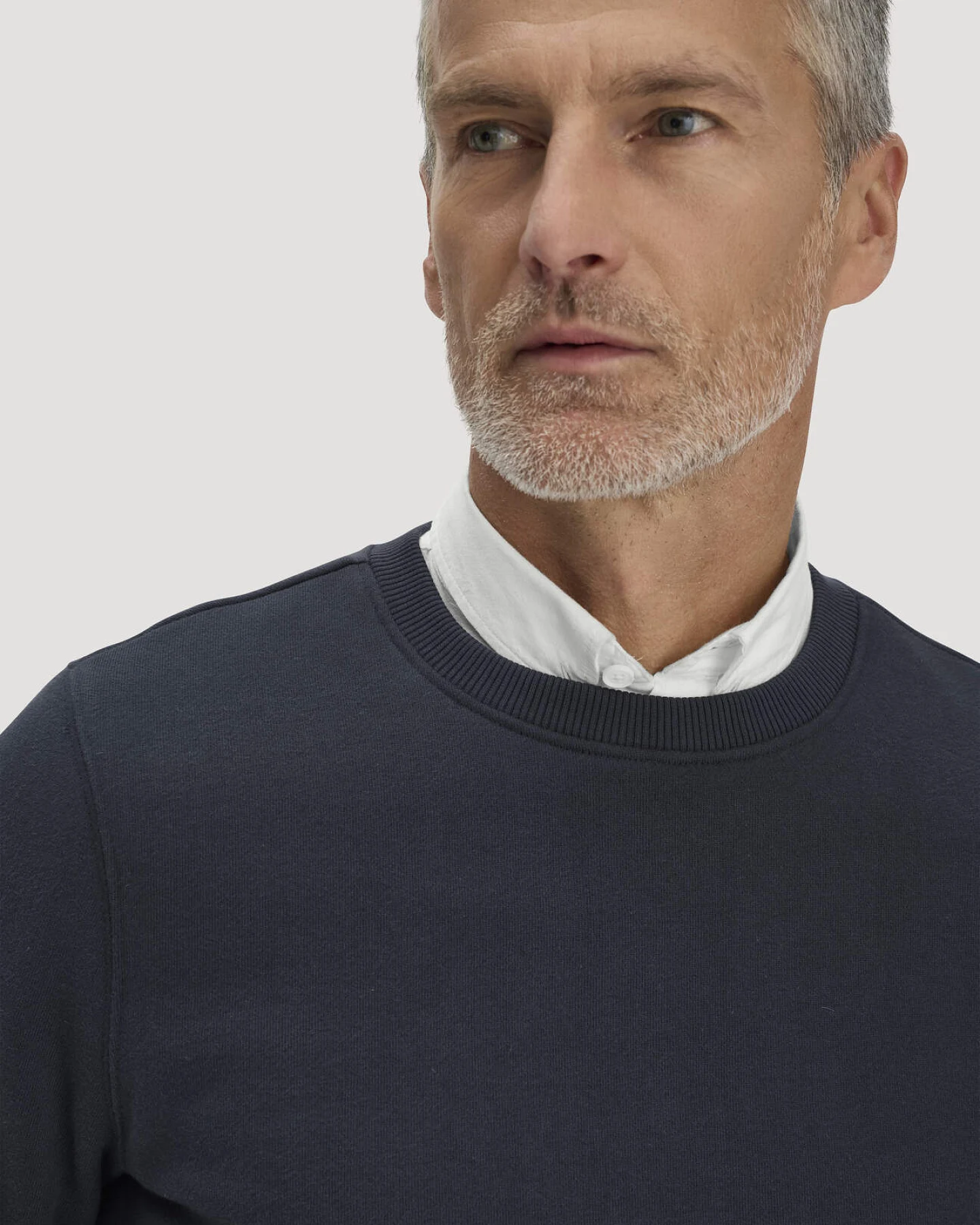 hessnatur Herren Sweatshirt Regular BETTERRECYCLING aus Bio-Baumwolle - blau - Größe XXL – Ansicht 4