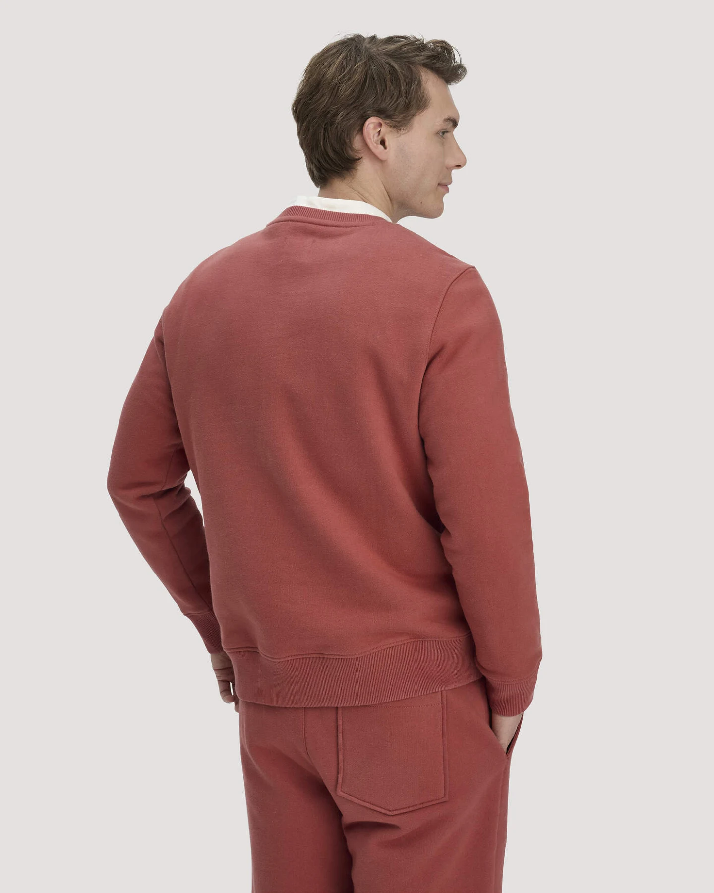 hessnatur Herren Sweatshirt Regular BETTERRECYCLING aus Bio-Baumwolle - braun - Größe L – Ansicht 3