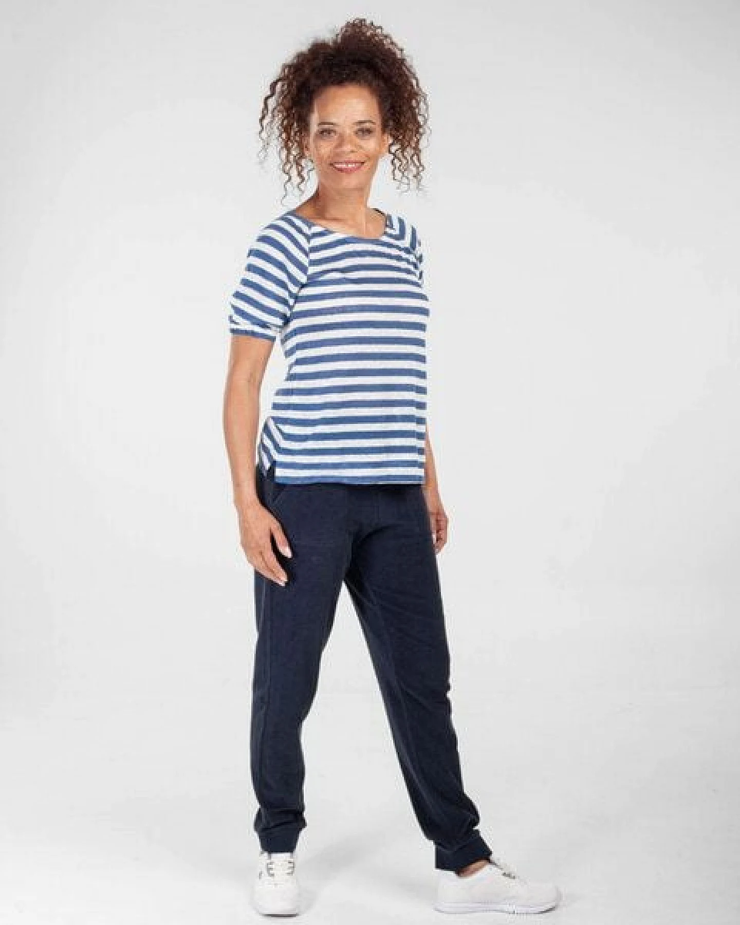 Alma & Lovis Frottier Jog-Pants aus Bio-Baumwolle – Ansicht 3