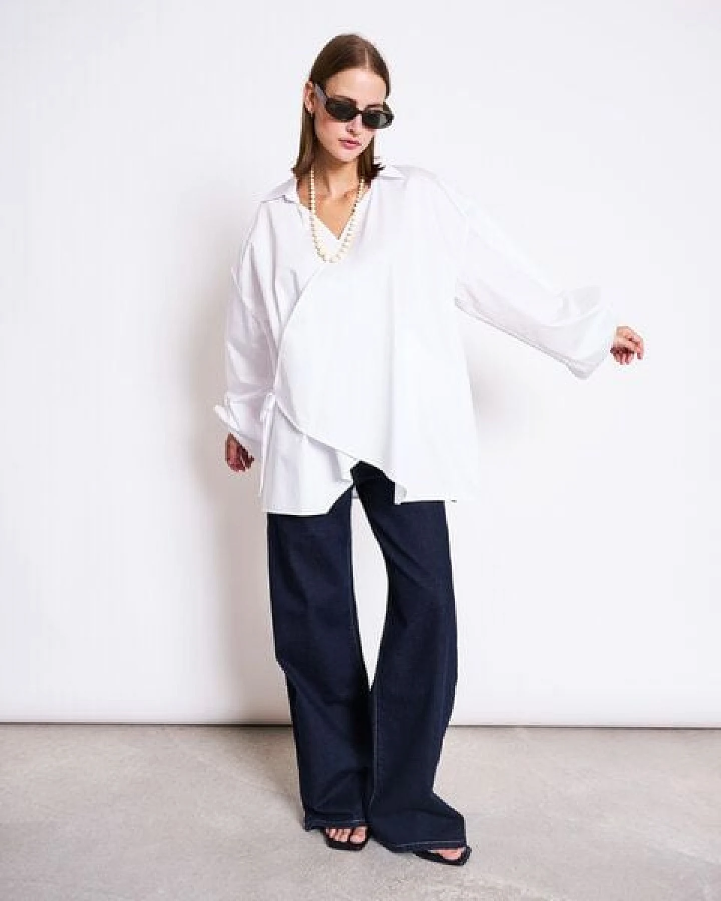 JAN N JUNE Voluminöse Wickelbluse AQUILIA aus Bio-Baumwolle – Ansicht 2