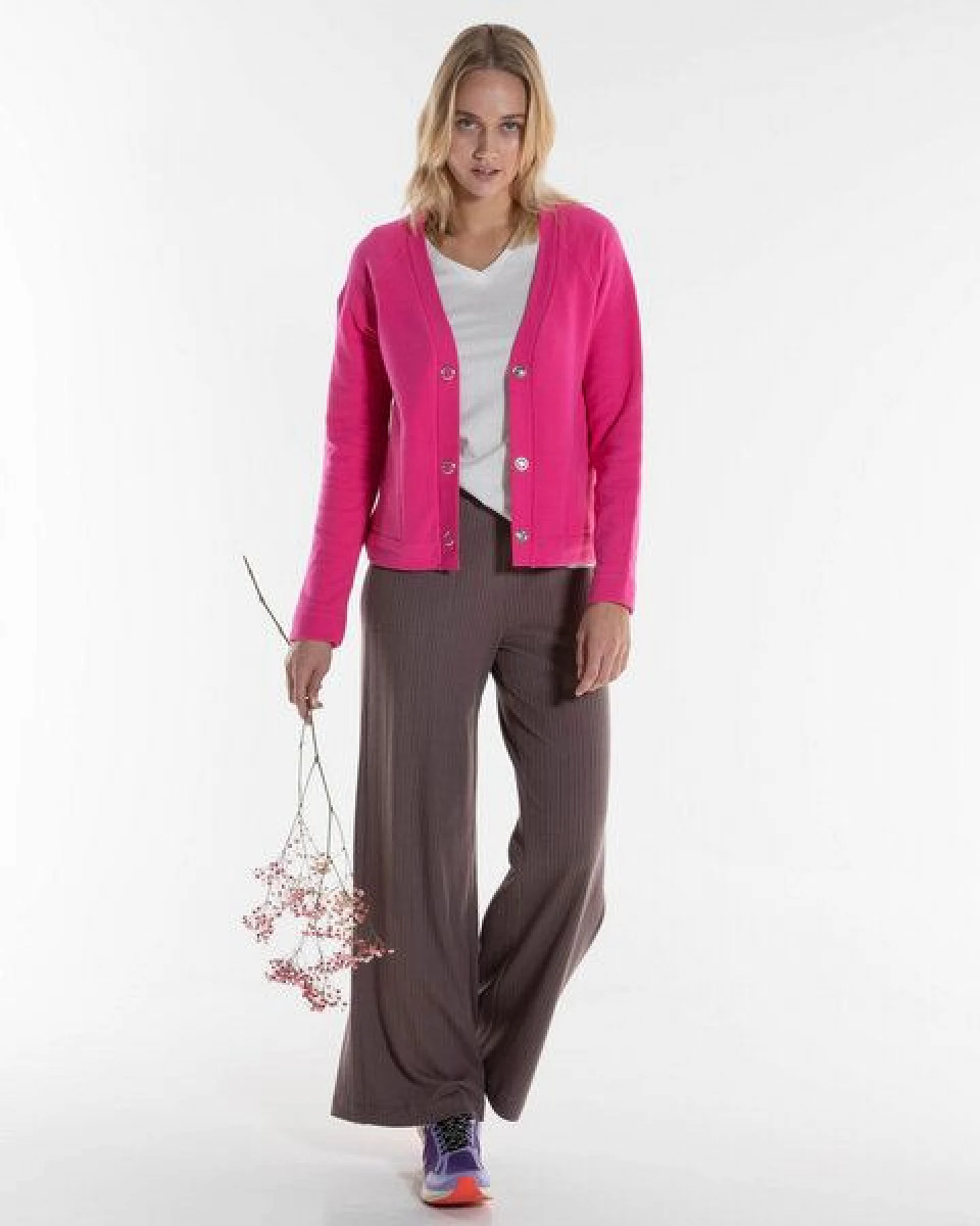Alma & Lovis Softe Sommer-Sweatjacke aus Bio-Baumwolle – Ansicht 3
