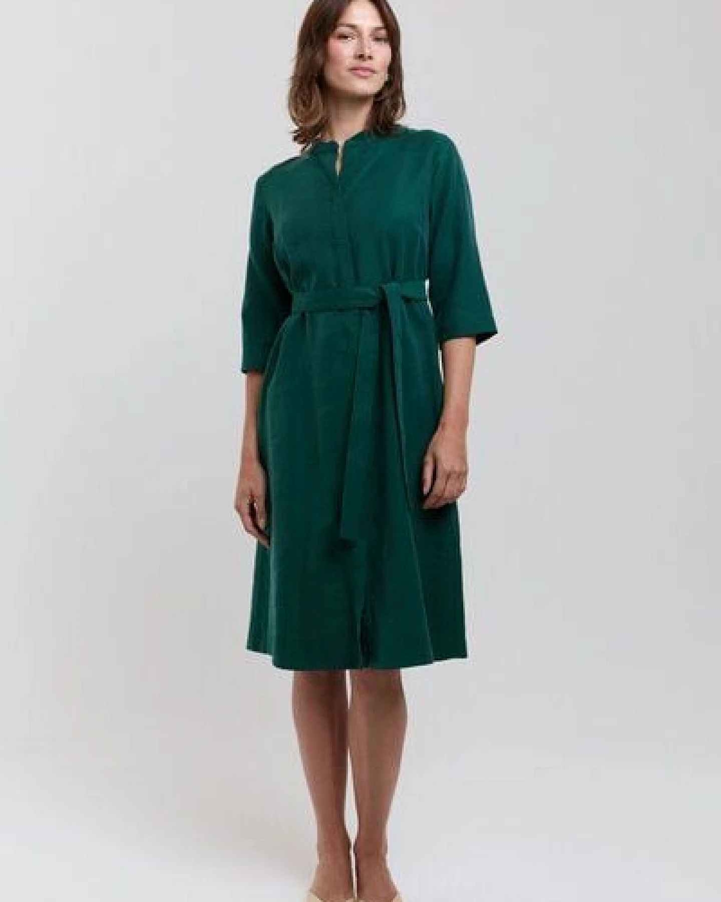 AYANI Anne Elegantes Midi Hemdblusenkleid aus TENCEL – Ansicht 3