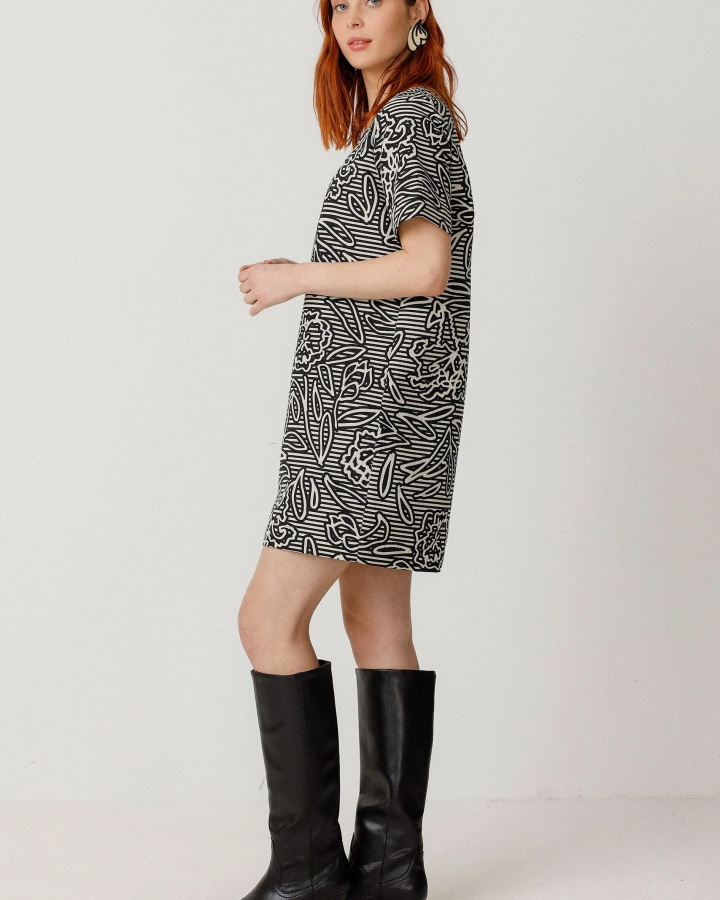 SKFK Damen vegan Kleid Gorane Schwarz/Weiß – Ansicht 2