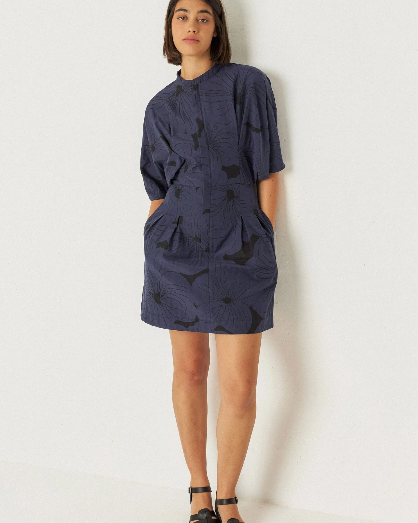 SKFK Damen vegan Kleid Hebe Marineblau – Ansicht 2