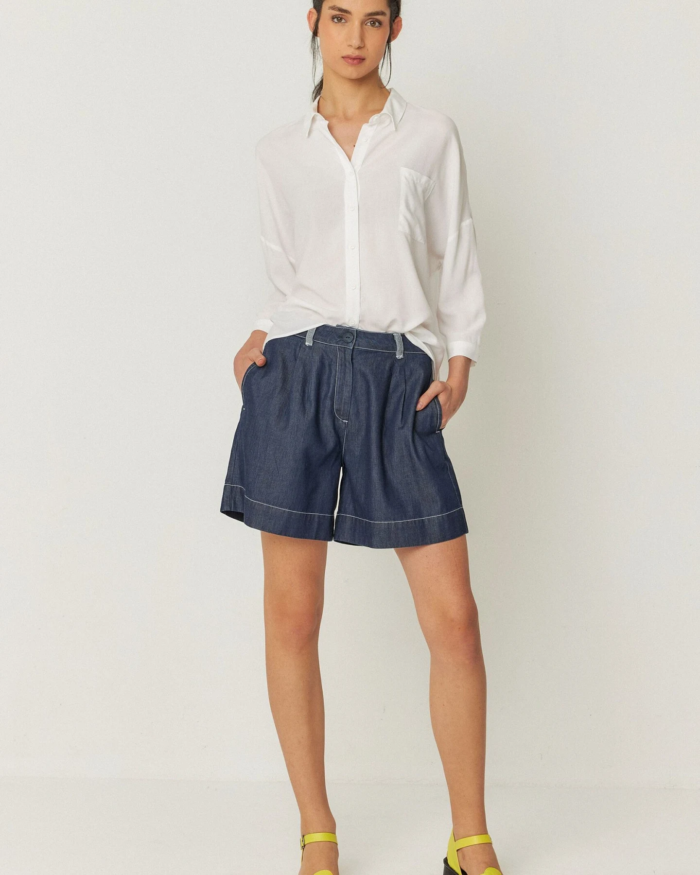 SKFK Damen vegan Shorts Naroa Blau – Ansicht 2