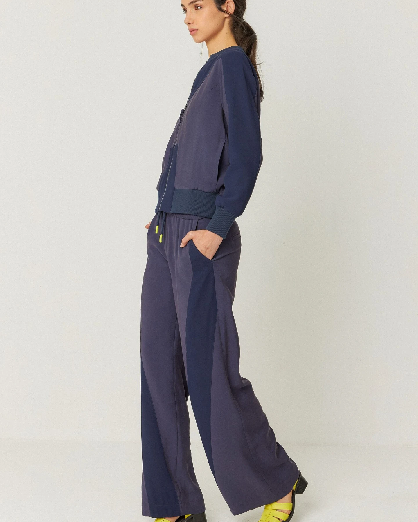 SKFK Damen vegan Sweatpants Igone Blau – Ansicht 2