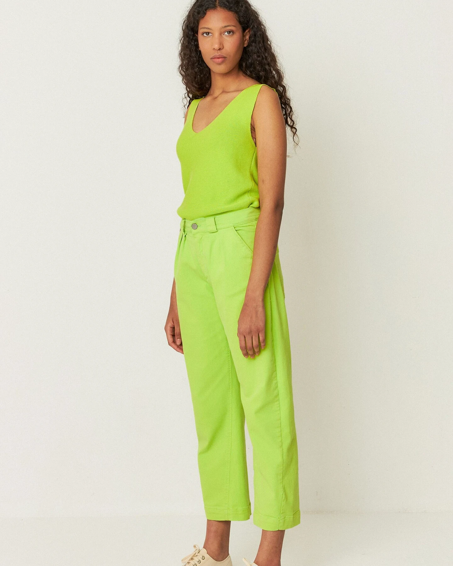 SKFK Damen vegan Hose Amata Grün – Ansicht 2
