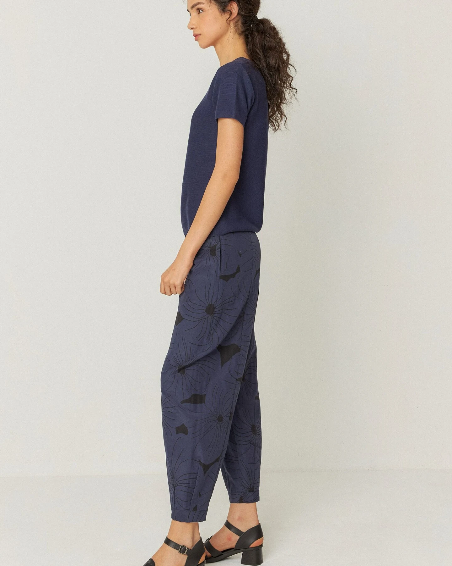 SKFK Damen vegan T-Shirt Bidari Marineblau – Ansicht 2