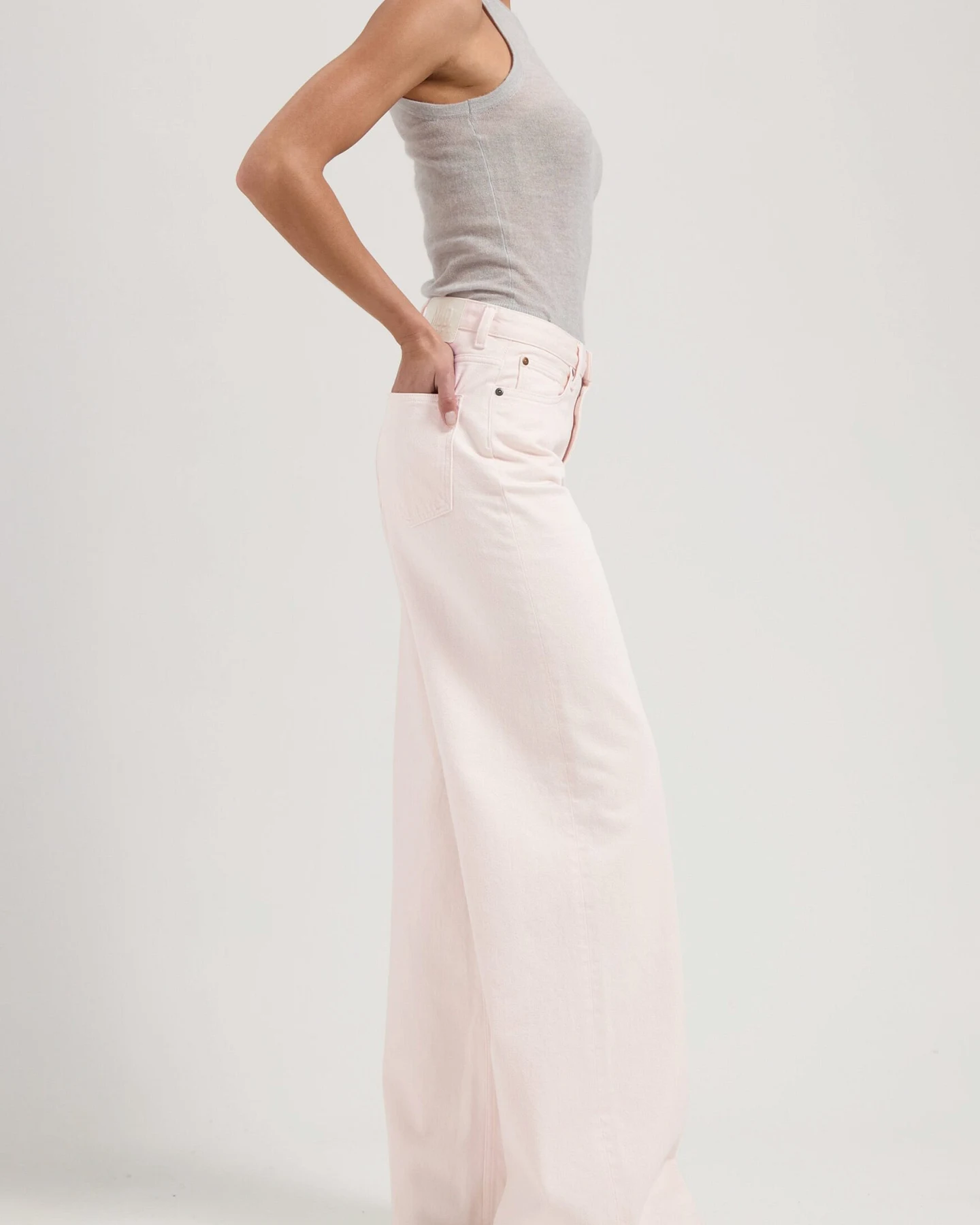 MUD Jeans Damen vegan Jeans High Lose Flow Sara Rosewater Pink – Ansicht 2