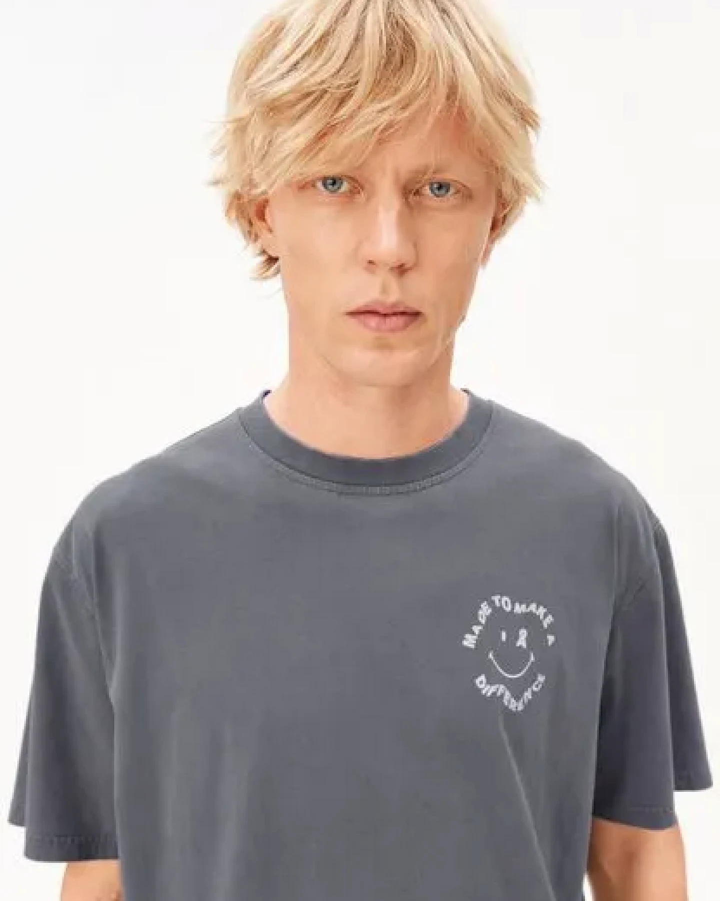 ARMEDANGELS MAARKOS GMT DYE SMILE Herren T-Shirt aus 100% Bio-Baumwolle – Ansicht 3