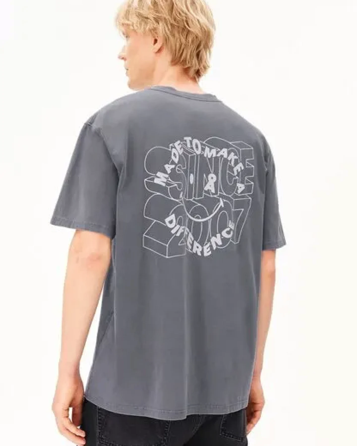 ARMEDANGELS MAARKOS GMT DYE SMILE Herren T-Shirt aus 100% Bio-Baumwolle – Ansicht 2