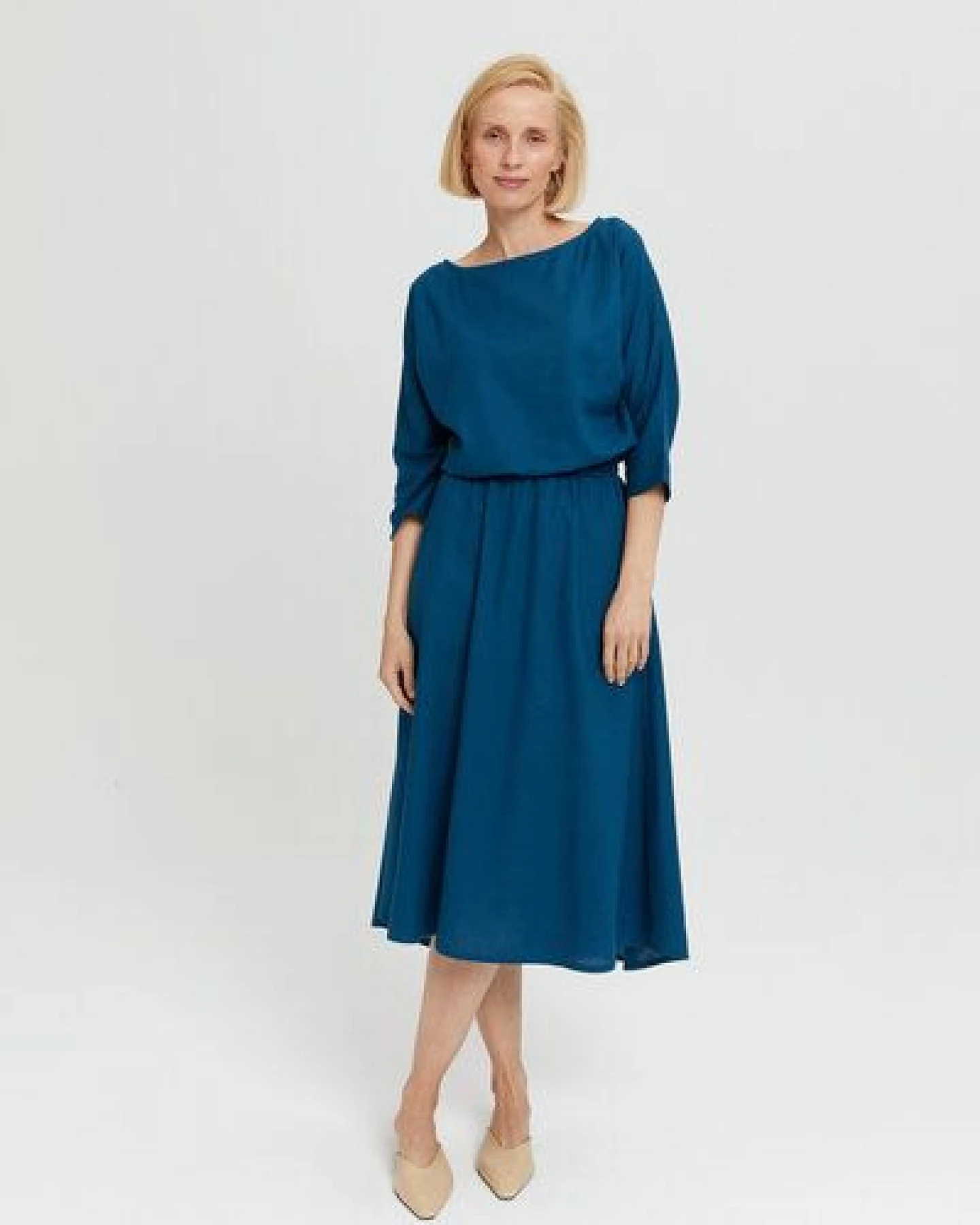 AYANI Nane Midikleid mit ¾-Ärmeln aus Leinen & ECOVERO – Ansicht 3