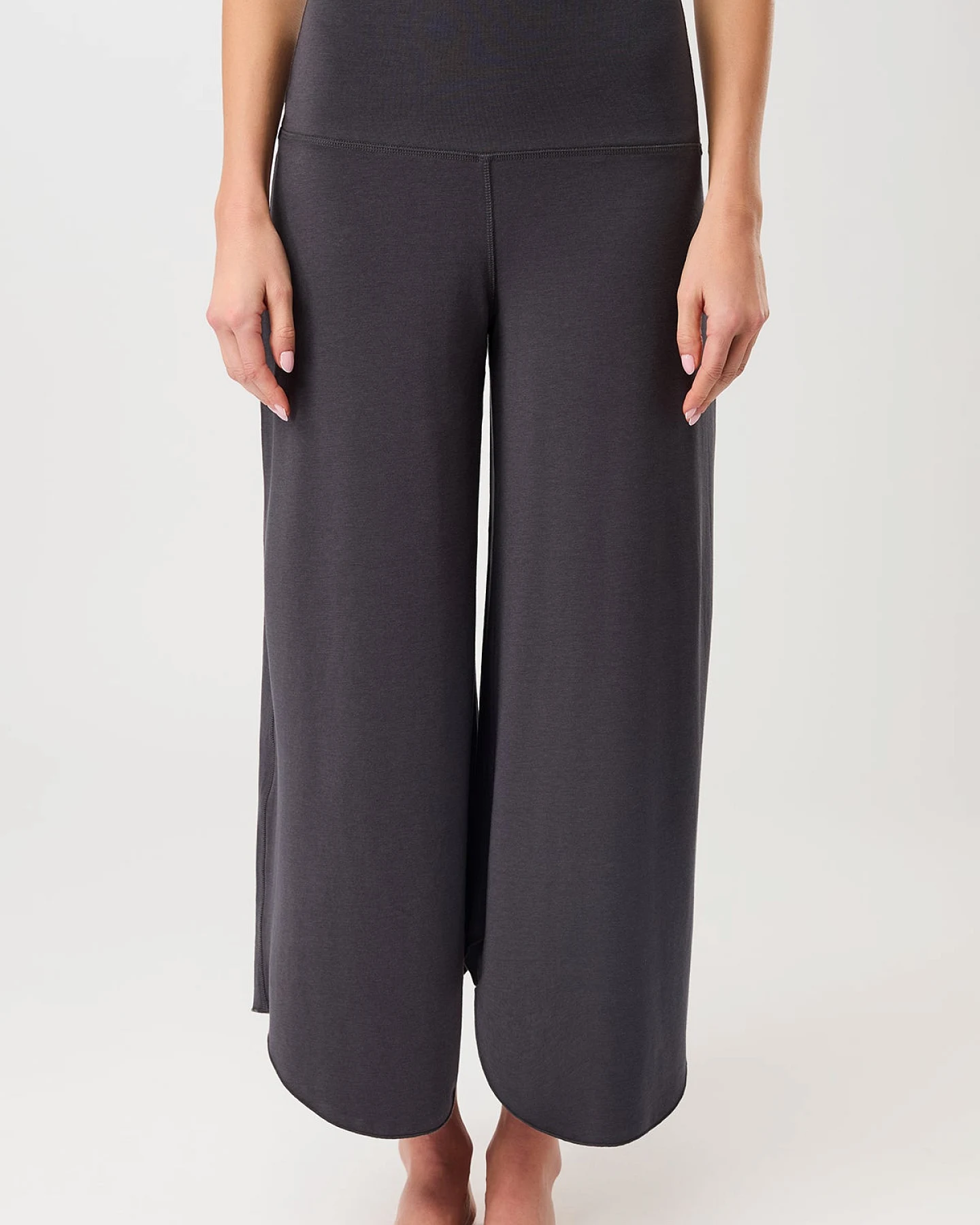 MANDALA Damen vegan Hose Tulpe Onyx – Ansicht 2