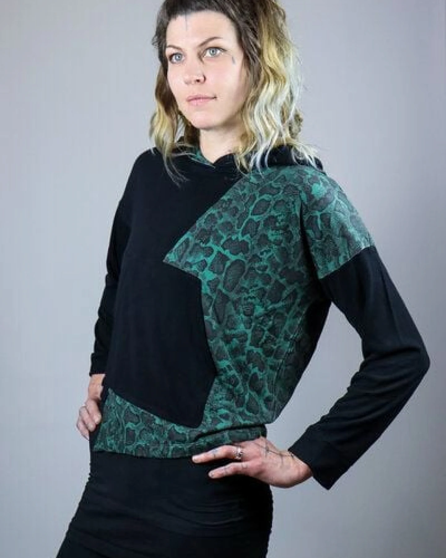 provocans EST Bambus Hoodie Serpente Verde – Ansicht 2