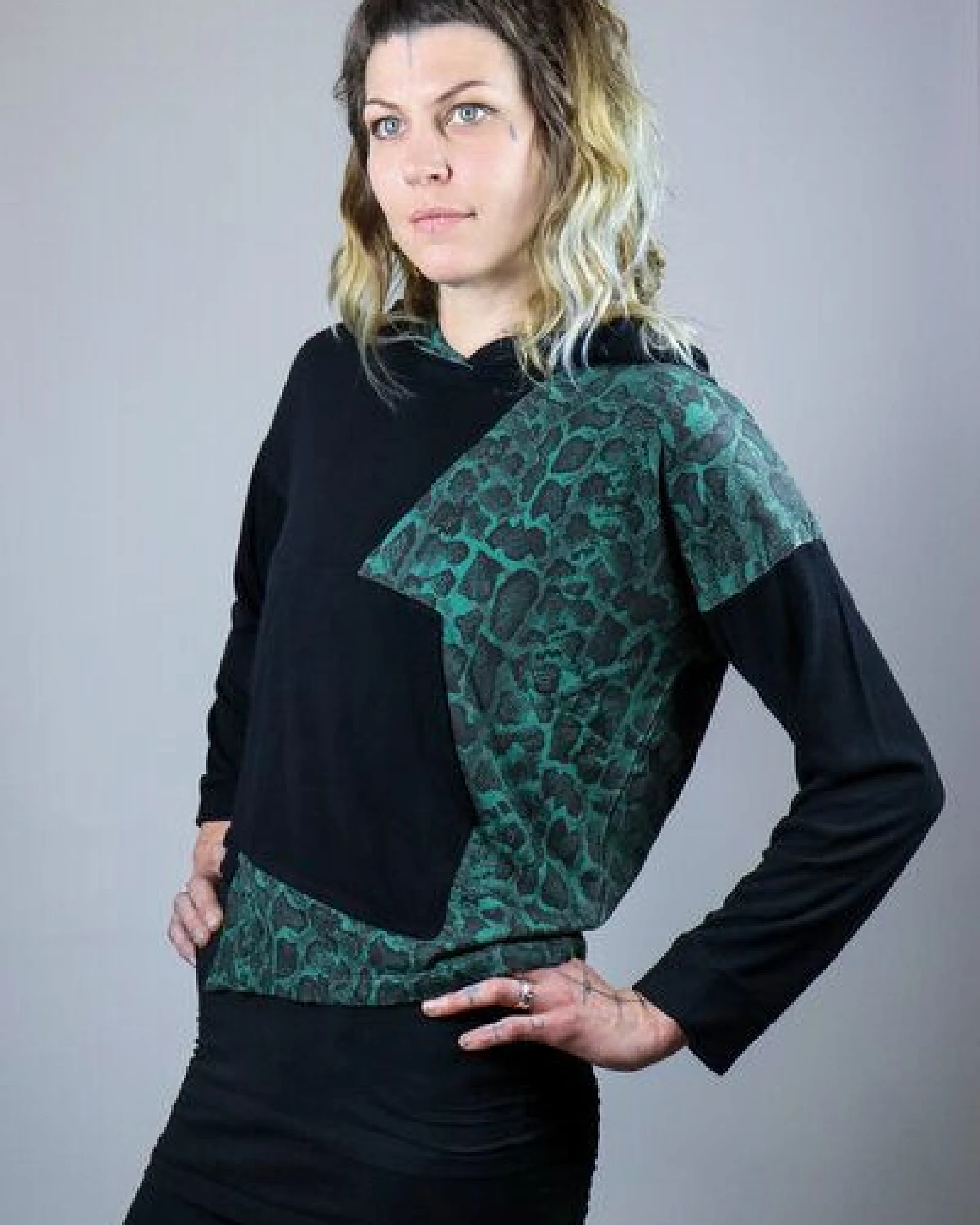 provocans EST Bambus Hoodie Serpente Verde – Ansicht 2