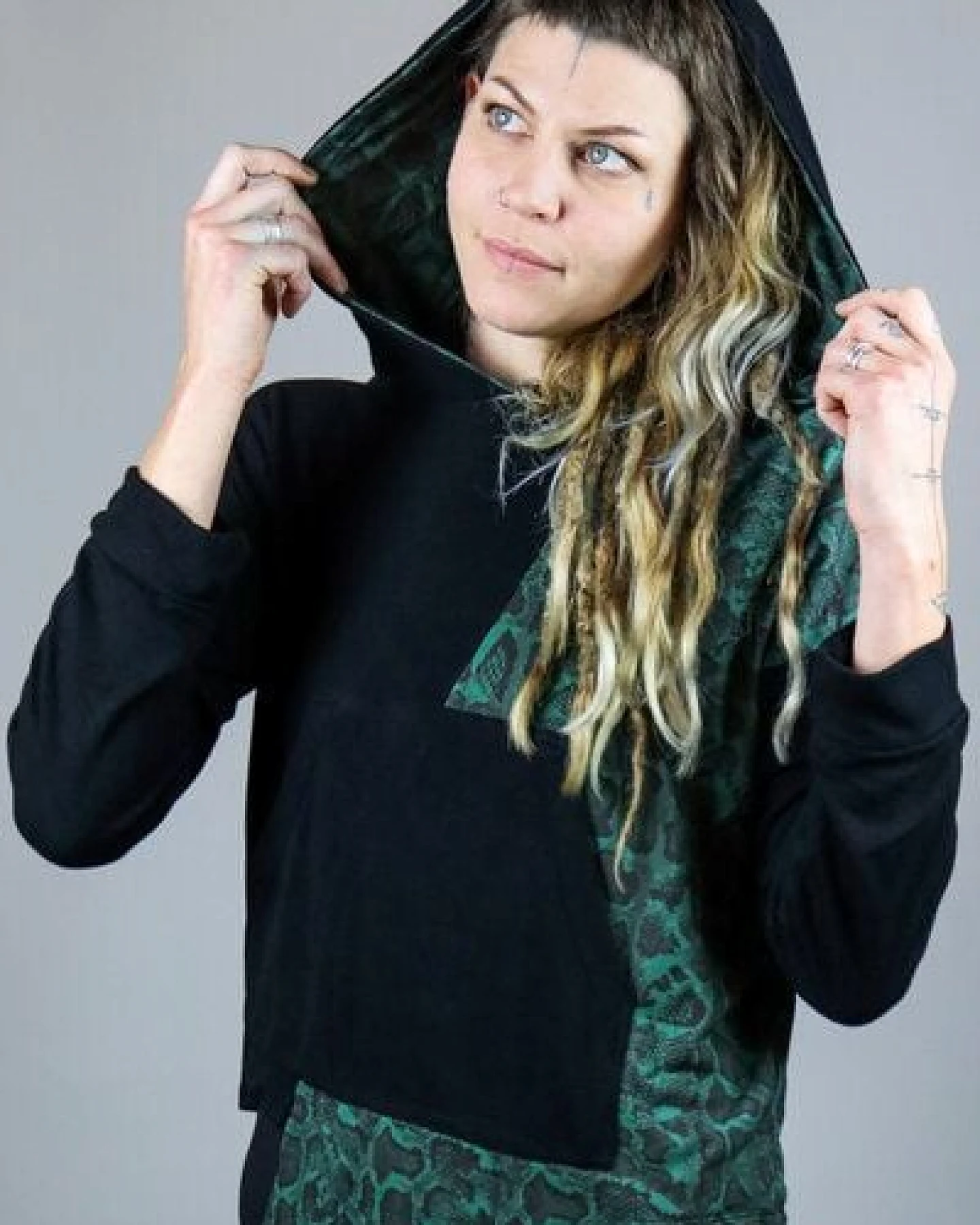provocans EST Bambus Hoodie Serpente Verde – Ansicht 4