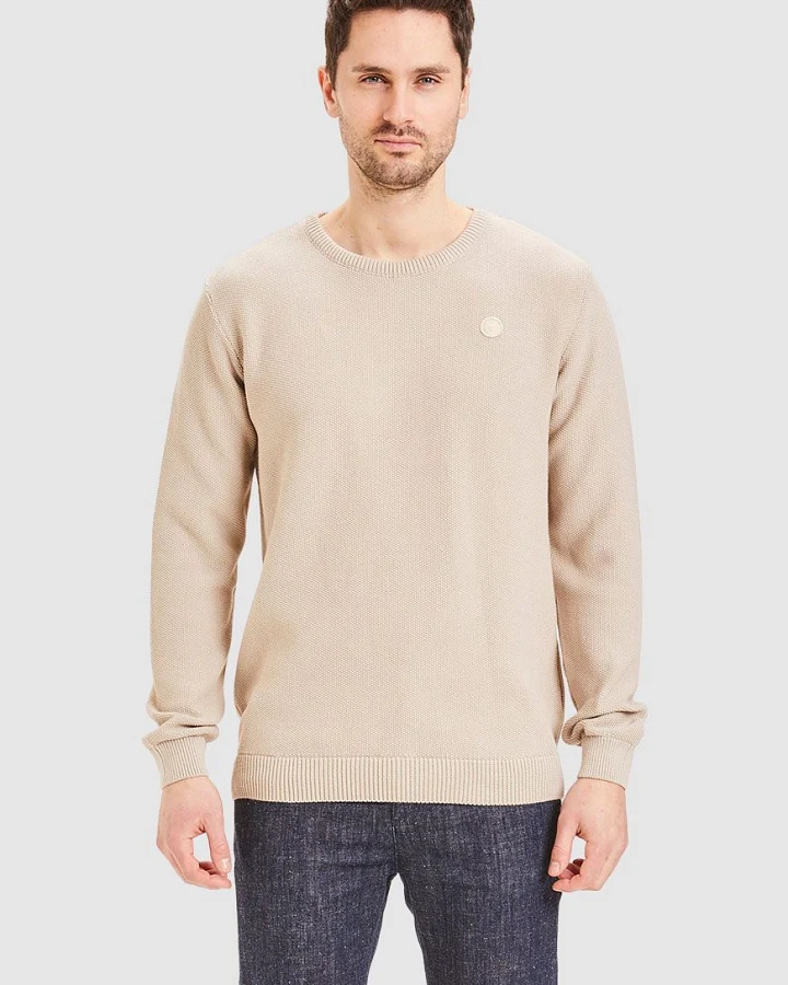 Field Pique Badge Knit O-Neck