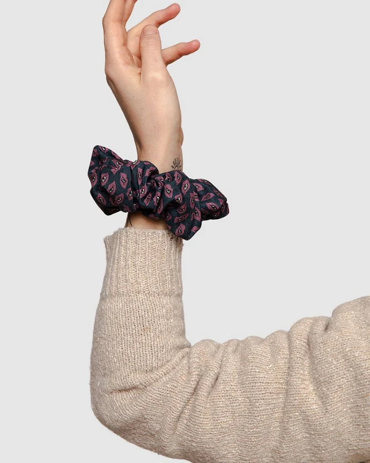 Lips Scrunchie