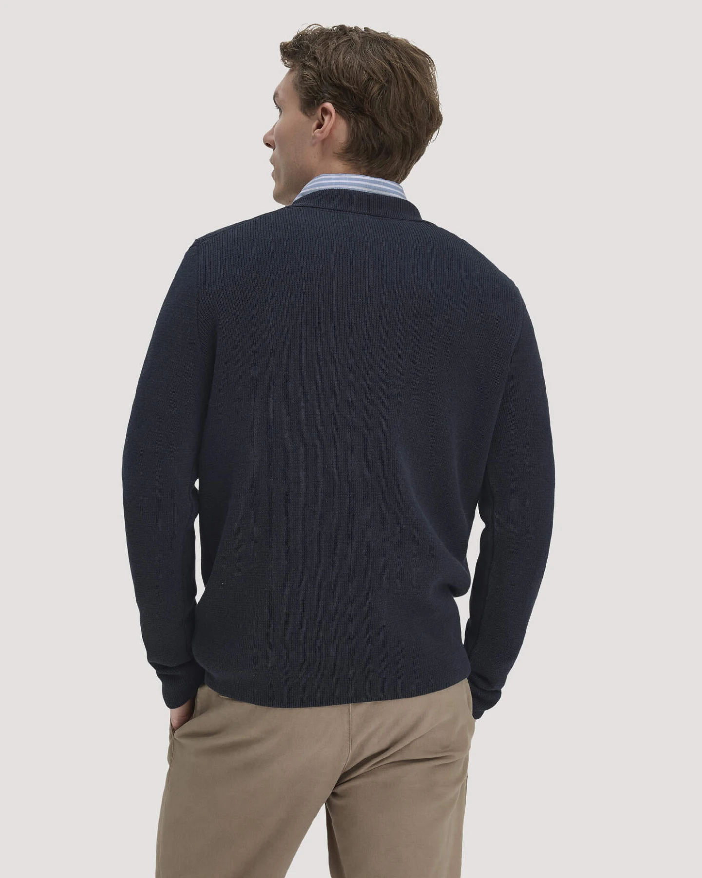 hessnatur Herren Milano Strick Polo Regular aus Leinen mit Bio-Baumwolle und LENZING™ ECOVERO™ Viskose - blau - Größe S – Ansicht 3