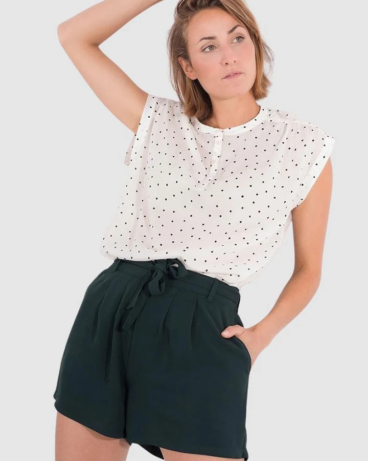 Short Lilly