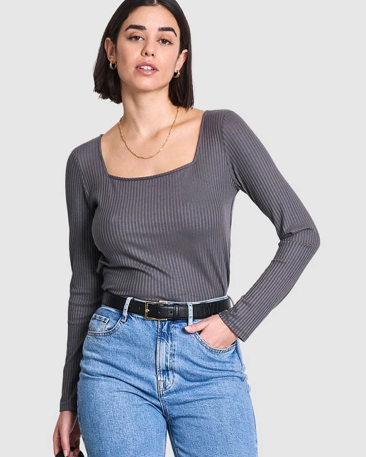 Squareneck Longsleeve Fria