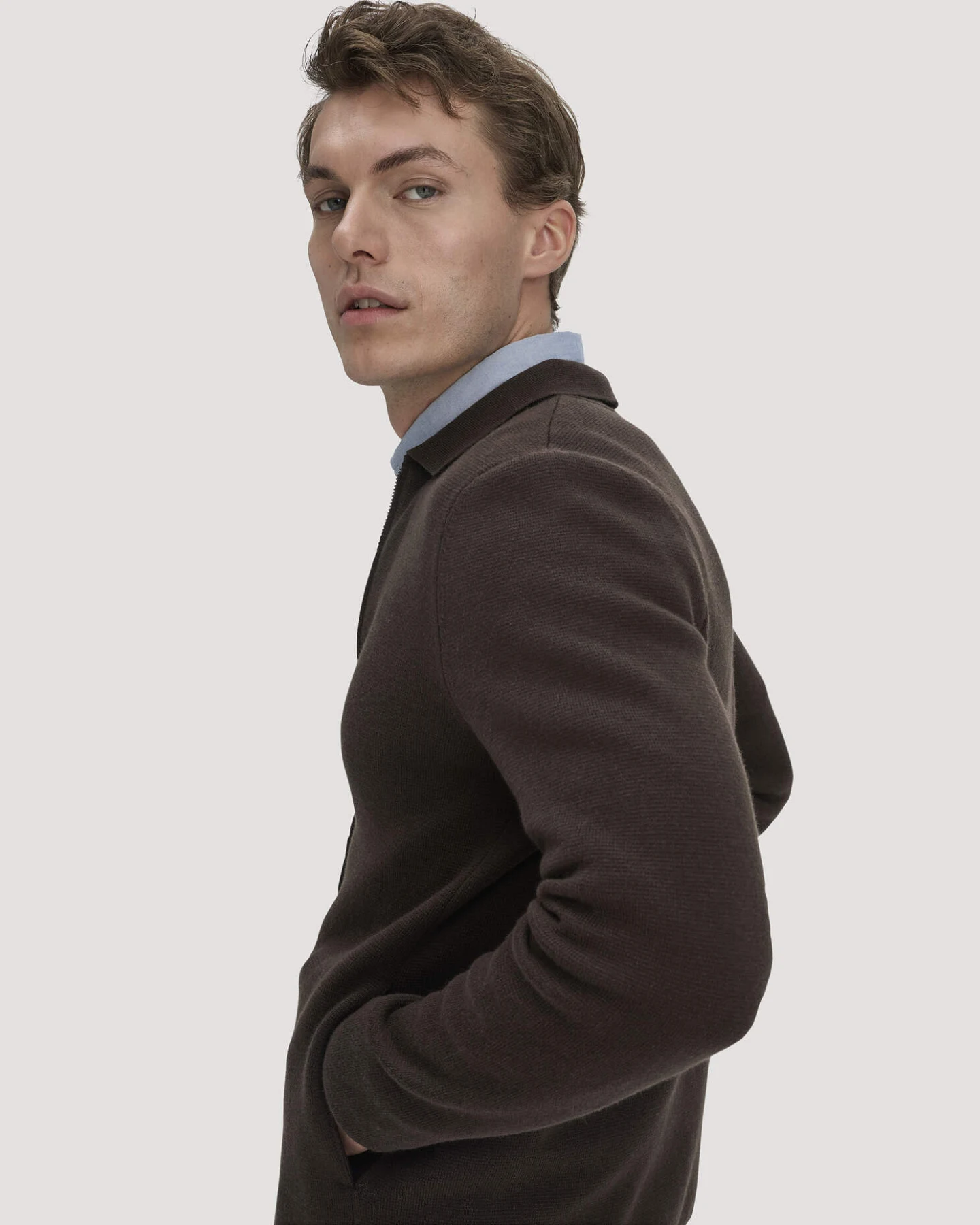 hessnatur Herren Milano Strick Jacke Regular aus Bio-Baumwolle mit Bio-Merinowolle - braun - Größe XXL – Ansicht 4