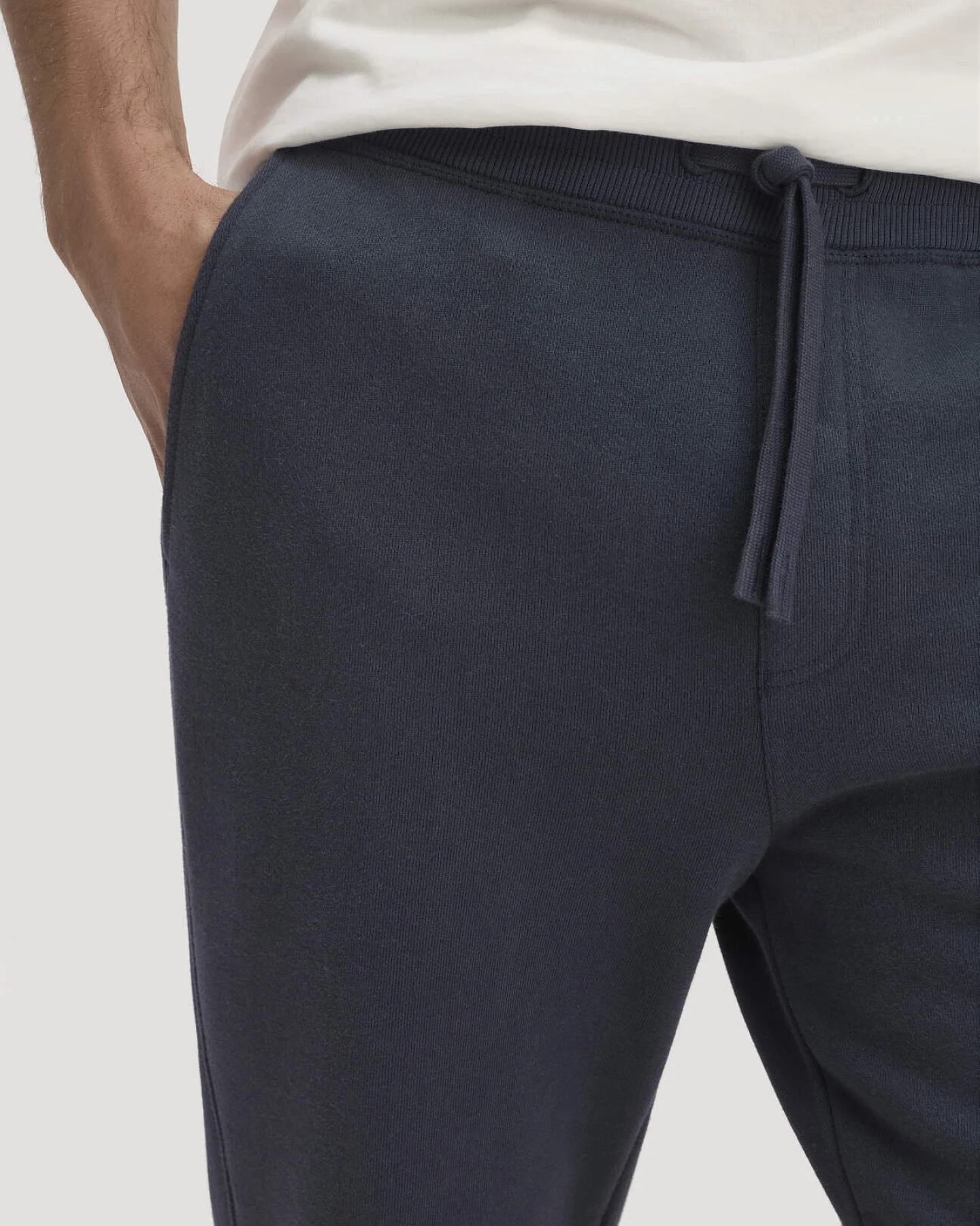 hessnatur Herren Sweathose TRIAS Relaxed aus Bio-Baumwolle mit recycelter Baumwolle - blau - Größe M – Ansicht 3