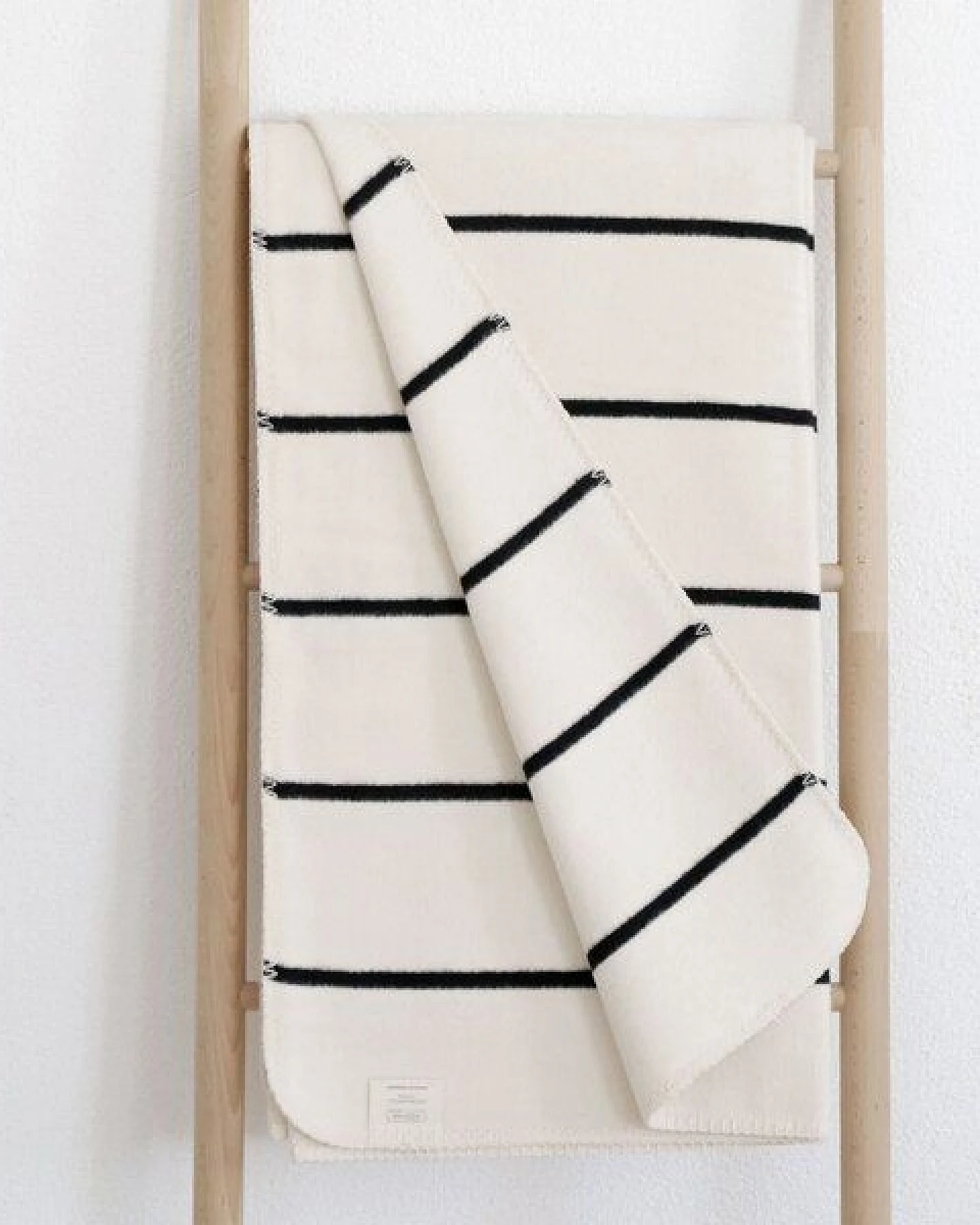 RIEMA Germany - weiche Kuscheldecke aus hochwertiger Bio-Baumwolle JULE - Made in Germany – Ansicht 4