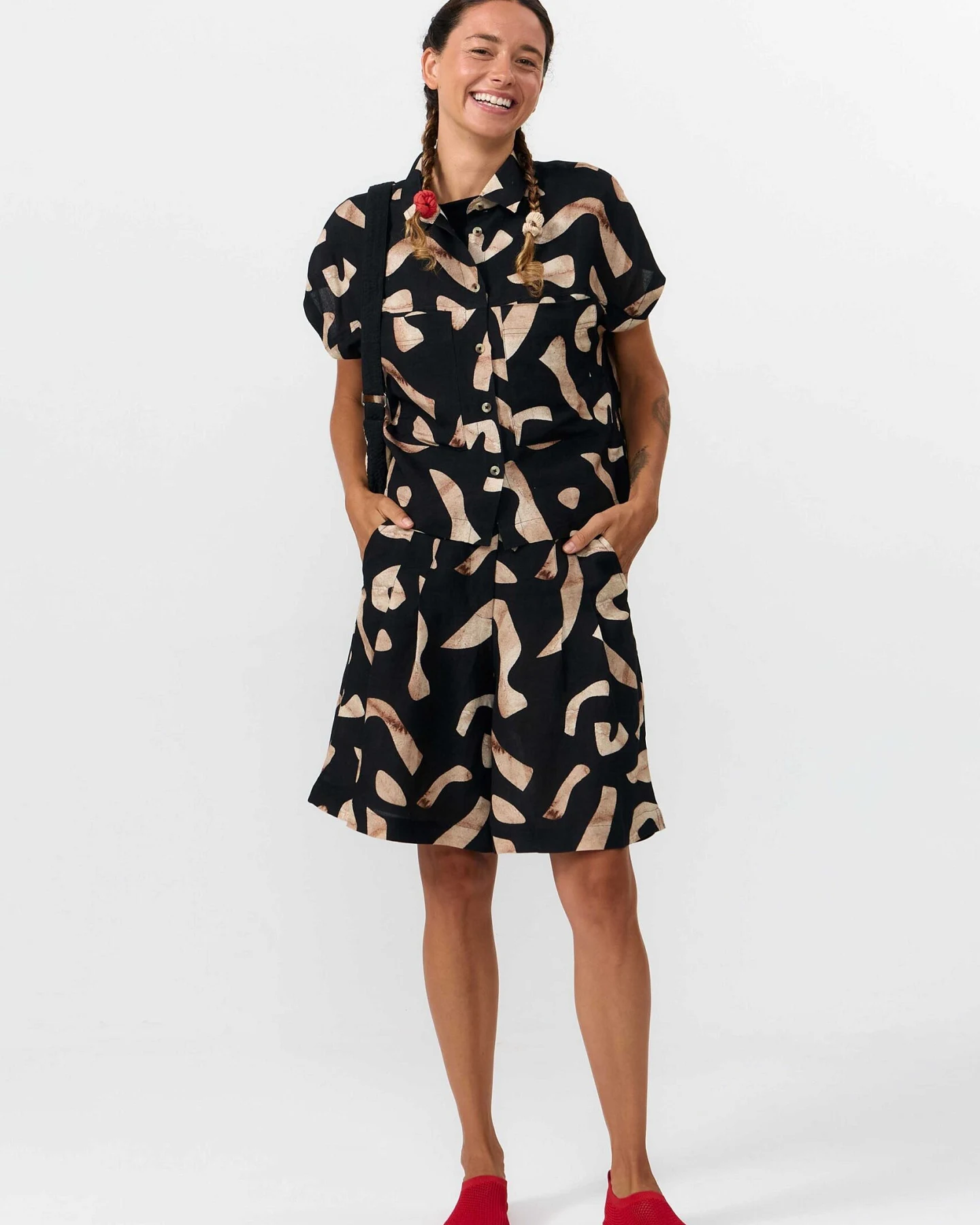 SUITE13LAB Damen vegan Shirt Amur Print Stones Schwarz – Ansicht 2