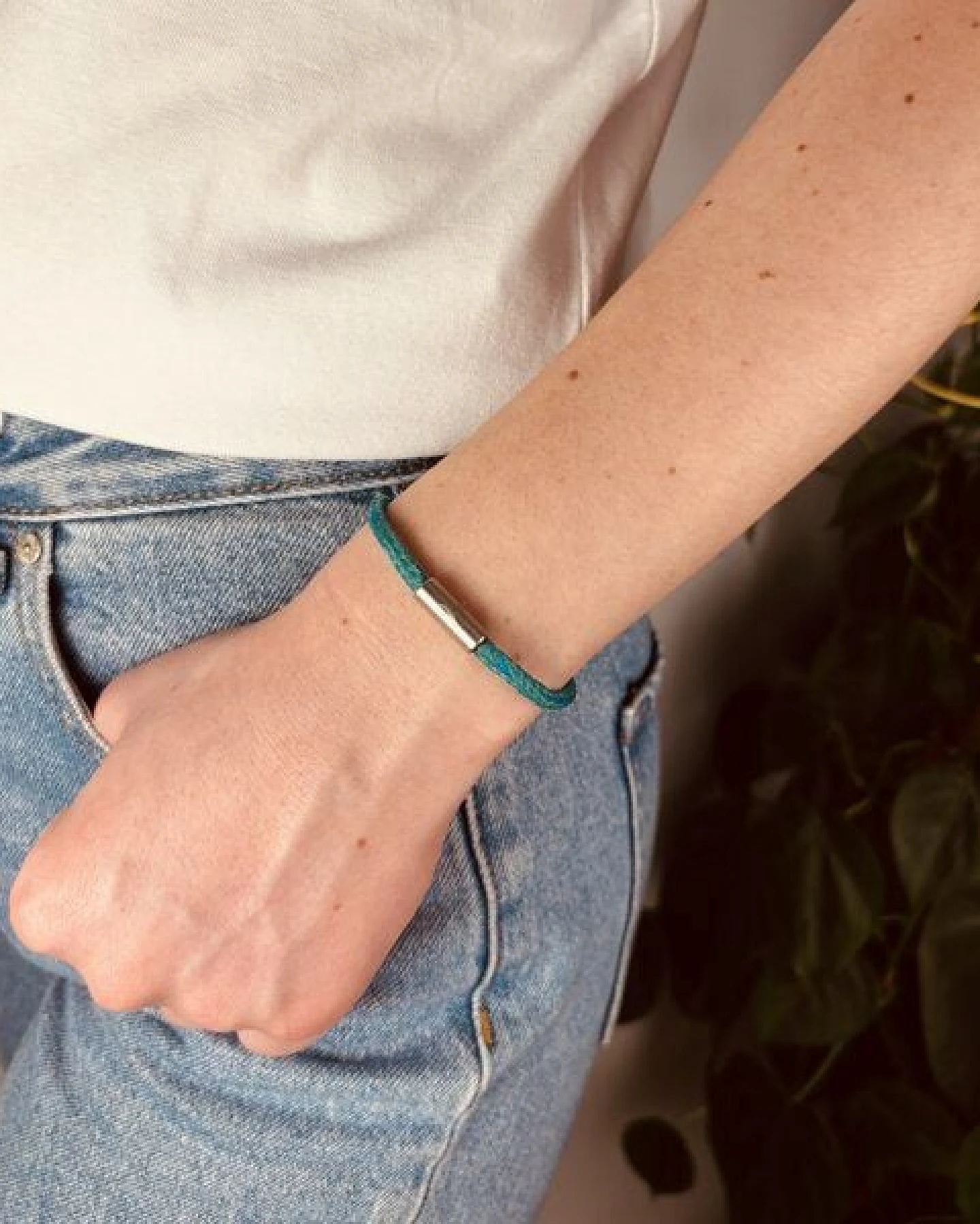Purewater Upcycling-Geisternetzarmband mit gravierter Welle (Unisex) – Ansicht 3