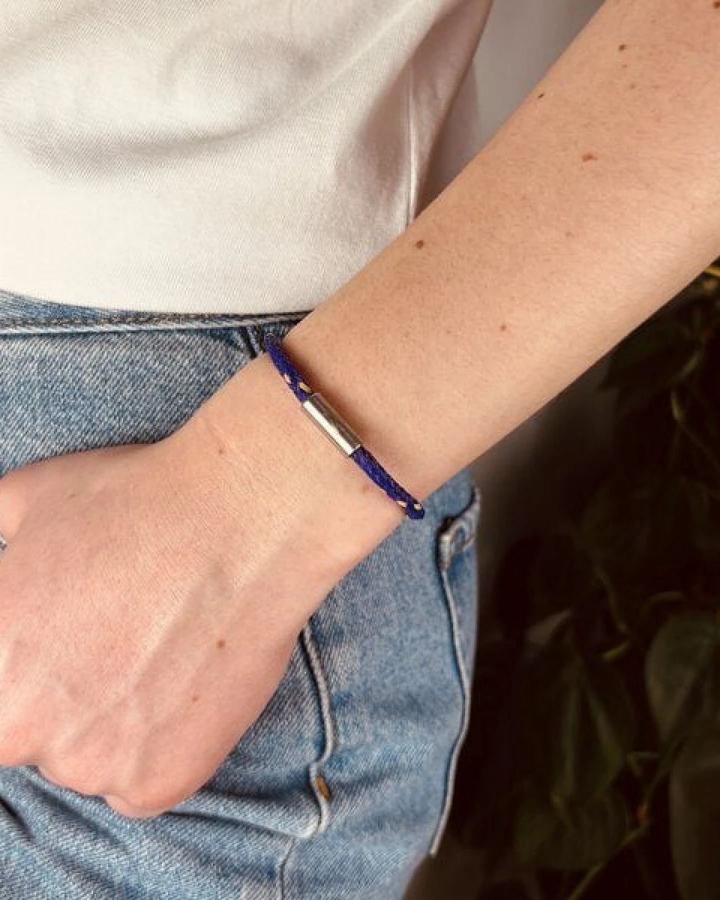 Purewater Upcycling-Geisternetzarmband mit gravierter Welle (Unisex) – Ansicht 3