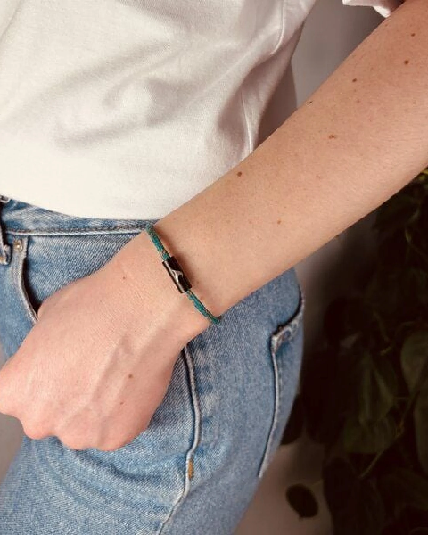 Purewater Upcycling-Geisternetzarmband mit gravierter Welle (Unisex) – Ansicht 3