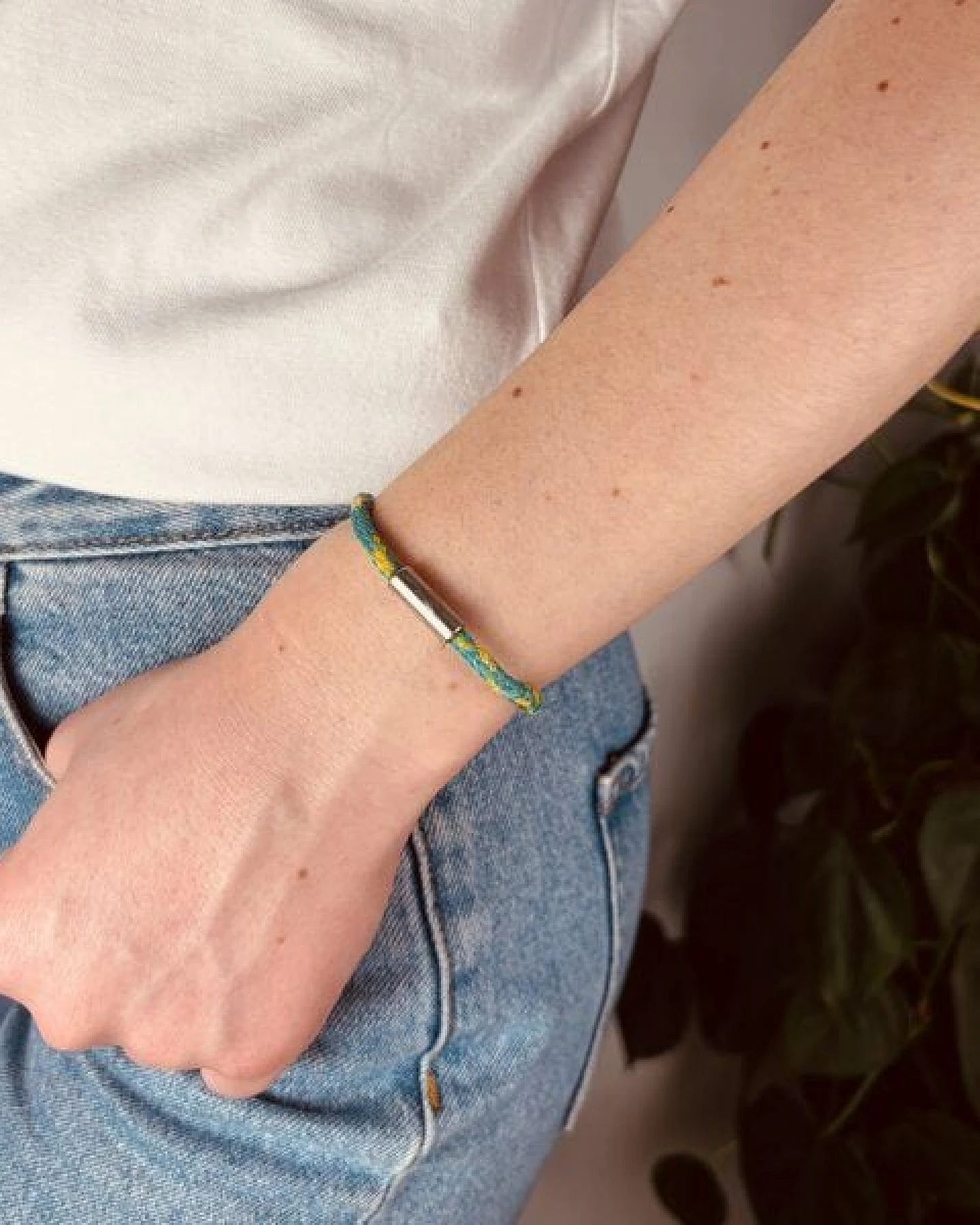 Purewater Upcycling-Geisternetzarmband mit gravierter Welle (Unisex) – Ansicht 4