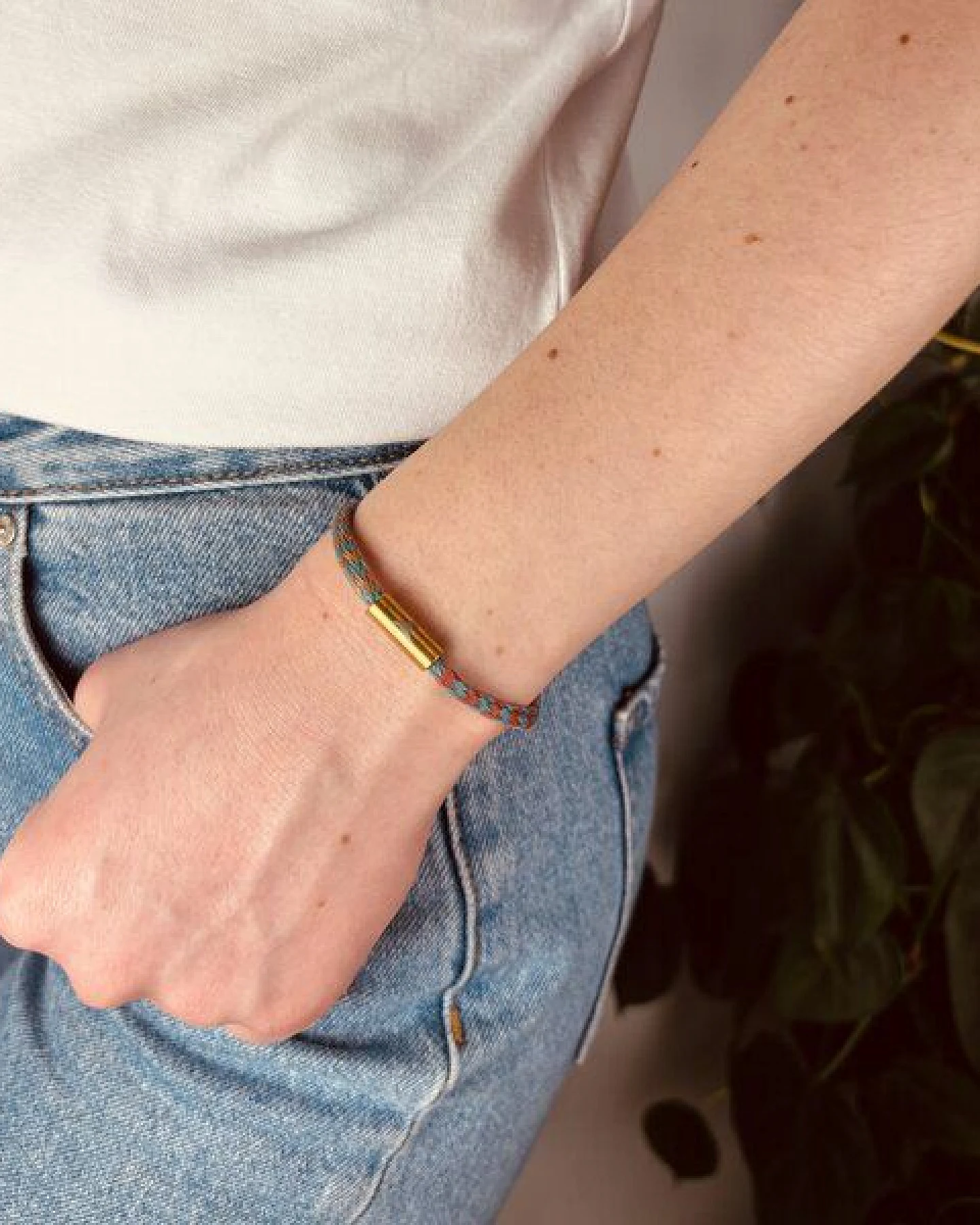 Purewater Upcycling-Geisternetzarmband mit gravierter Welle (Unisex) – Ansicht 3