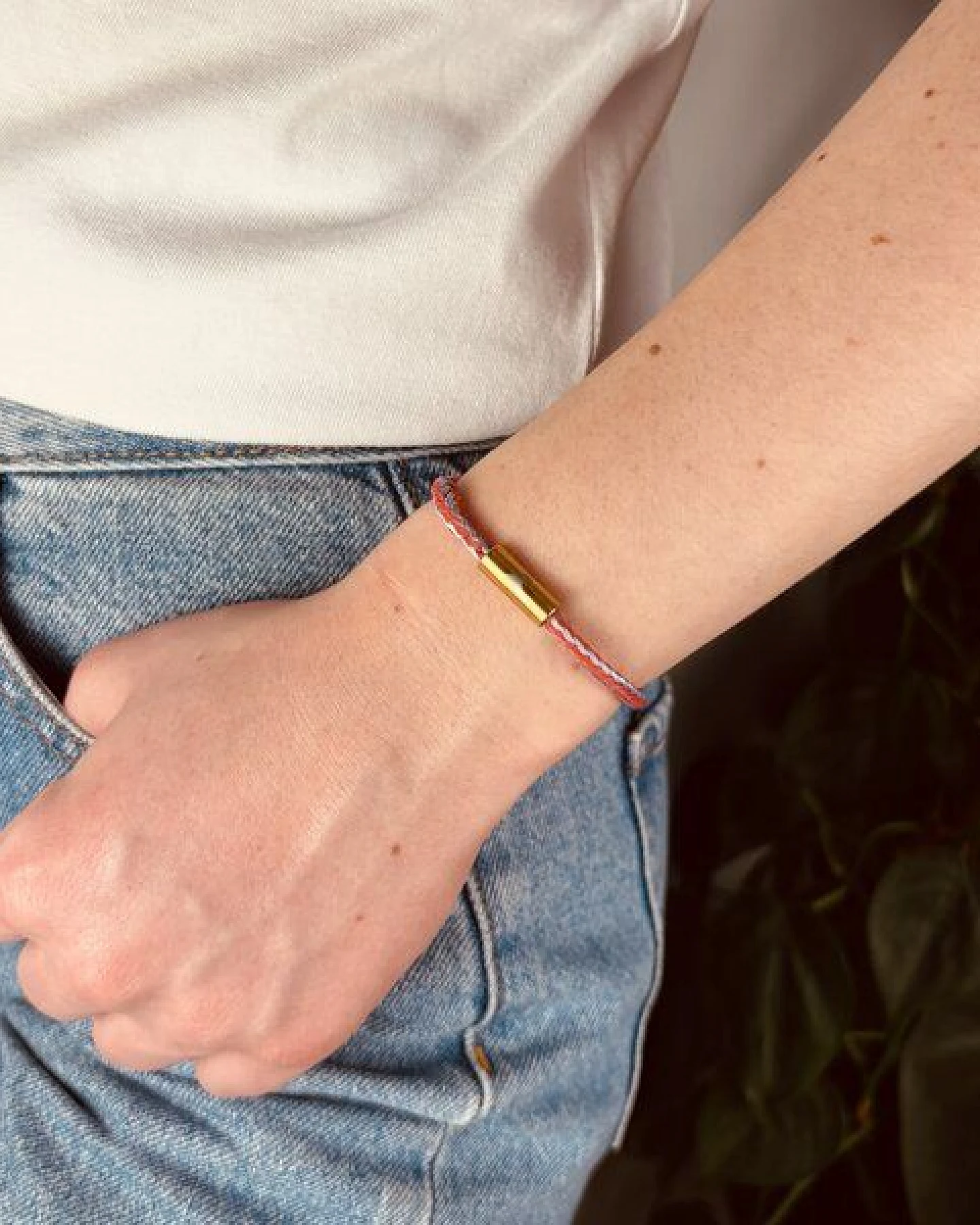 Purewater Upcycling-Geisternetzarmband mit gravierter Welle (Unisex) – Ansicht 3
