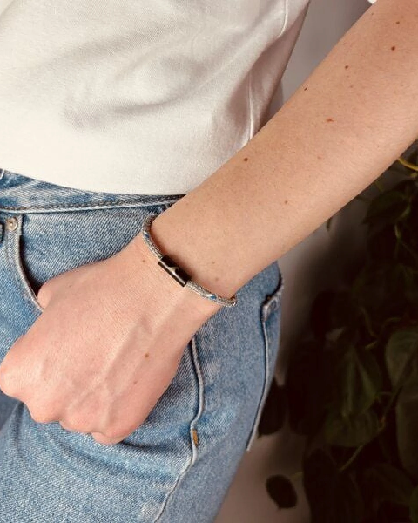 Purewater Upcycling-Geisternetzarmband mit gravierter Welle (Unisex) – Ansicht 3