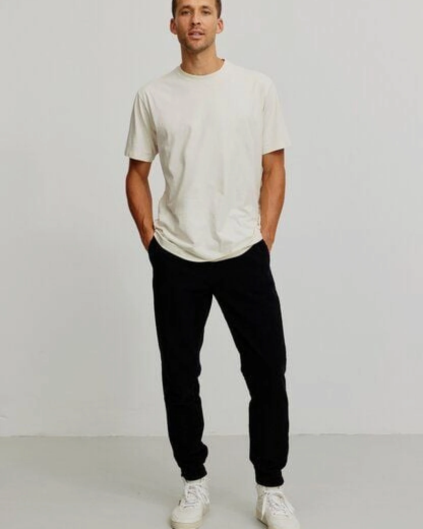 Herren Cord Jogg Chino aus Bio-Baumwolle - CYPERUS - recolution – Ansicht 2