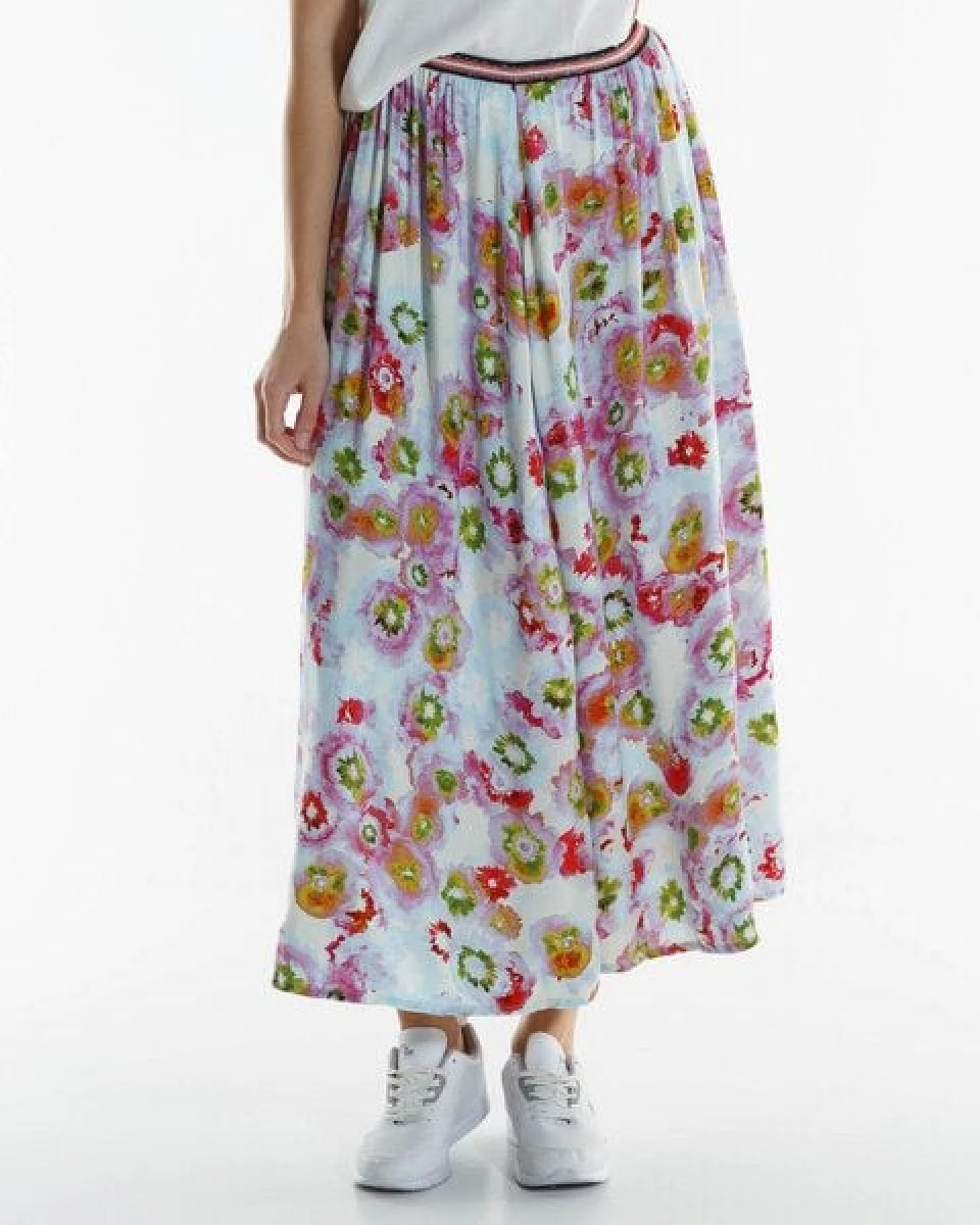 Alma & Lovis Maxi Rock mit Blütenprint auf EcoVero – Ansicht 2