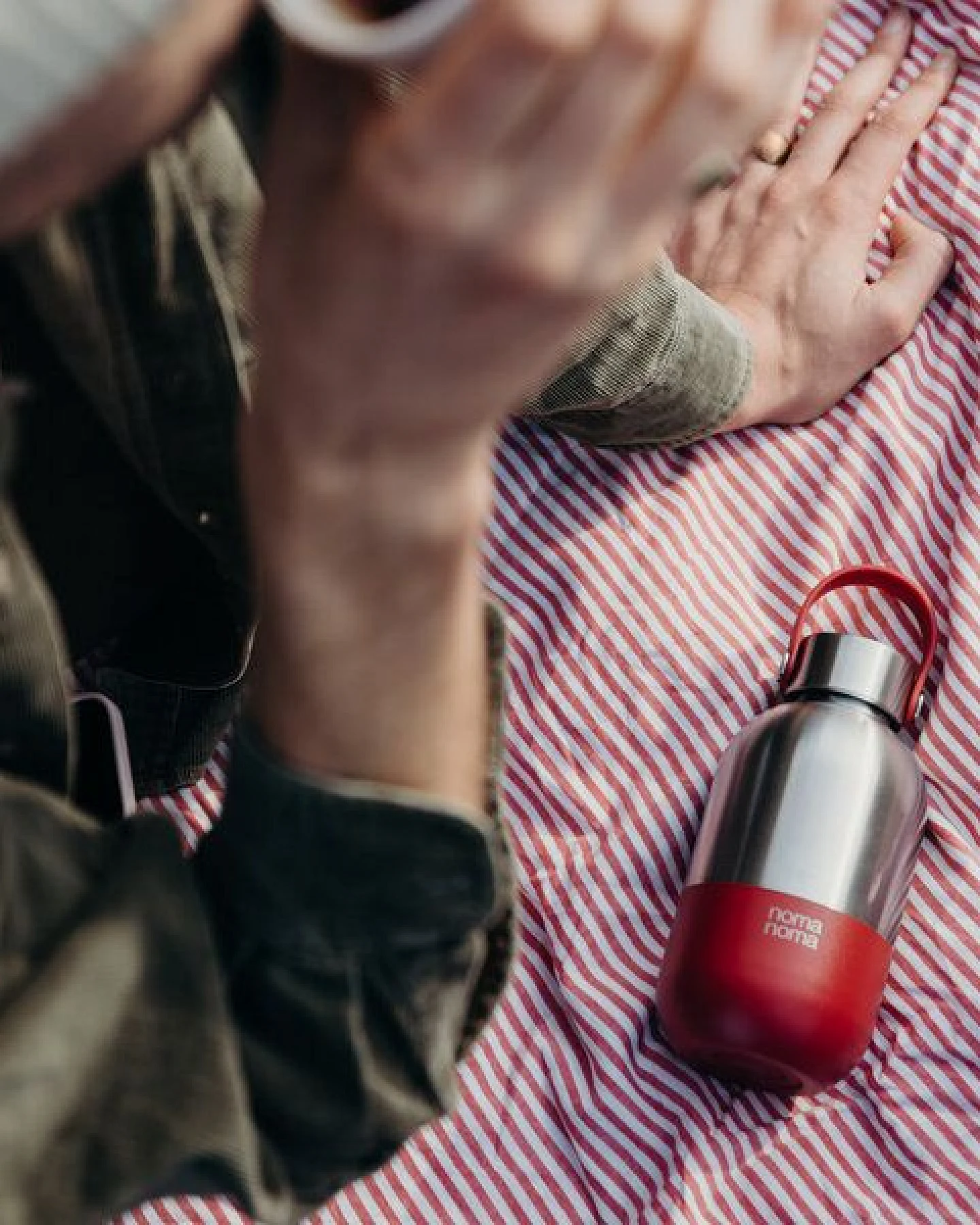 noma noma Edelstahl Trinkflasche Kohlensäure geeignet - Thermosflasche 500ml, 750ml, 1l – Ansicht 4