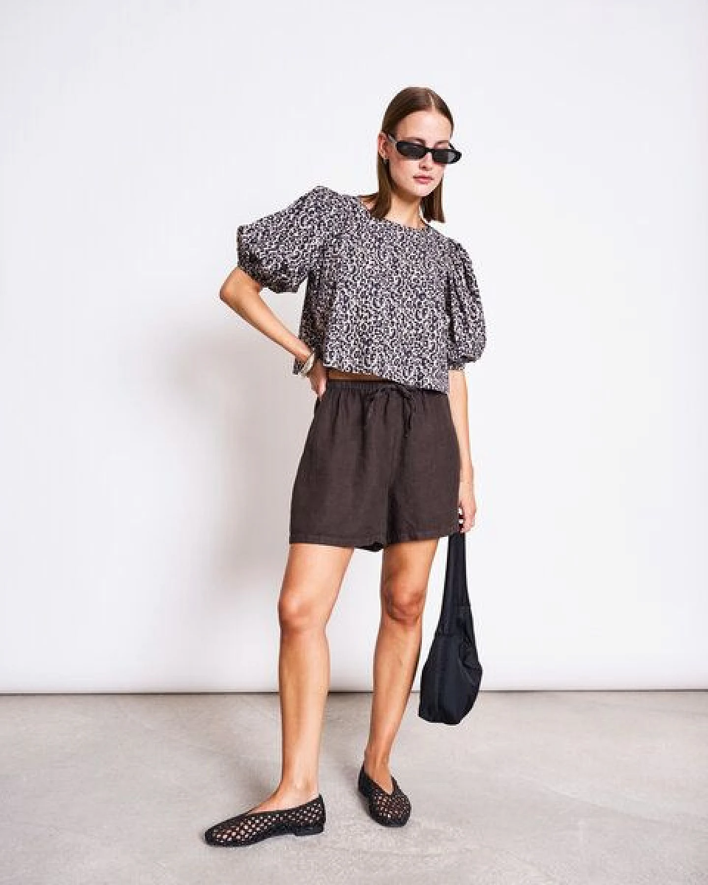 JAN N JUNE LEINEN DRAWSTRING SHORTS MARUM – Ansicht 3