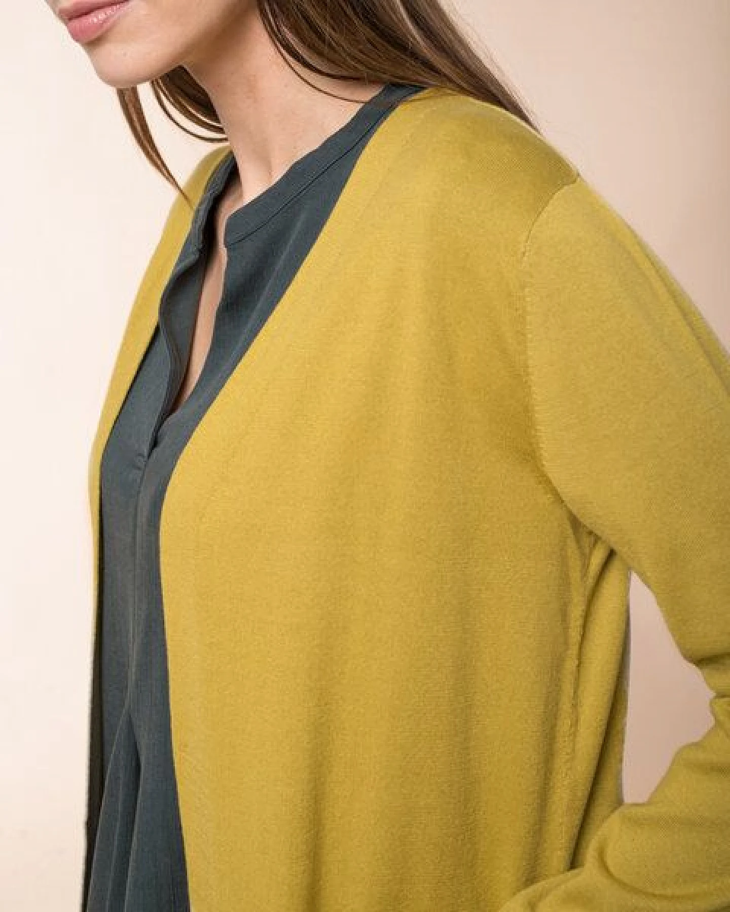 Alma & Lovis Lange Strickjacke aus Bio-Baumwolle "Long Jacket" – Ansicht 3