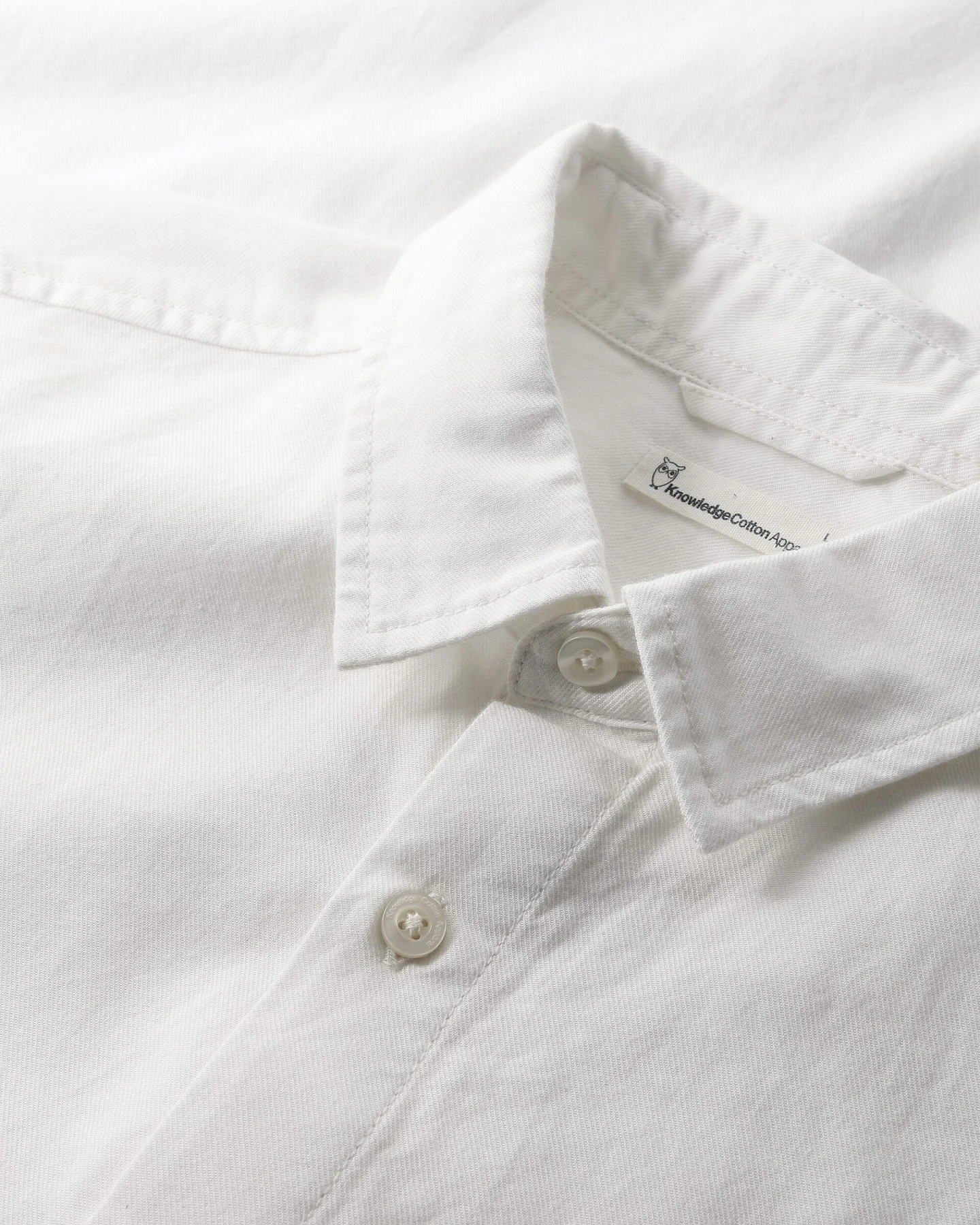 KnowledgeCotton Apparel Herren vegan Hemd Light Twill Egret Weiß – Ansicht 2